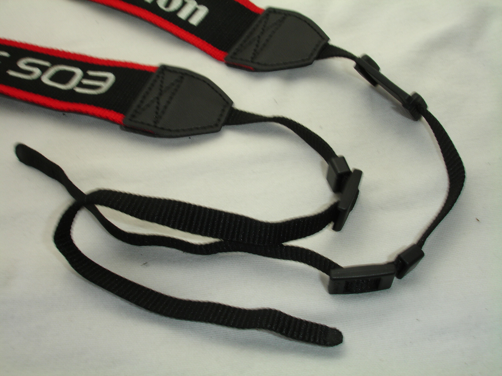 CANON EOS 5D Mark IV CAMERA NECK STRAP , Genuine / OEM