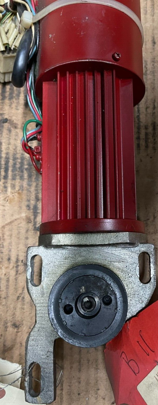 USAREM-01CYR31 14, AC Servo motor
