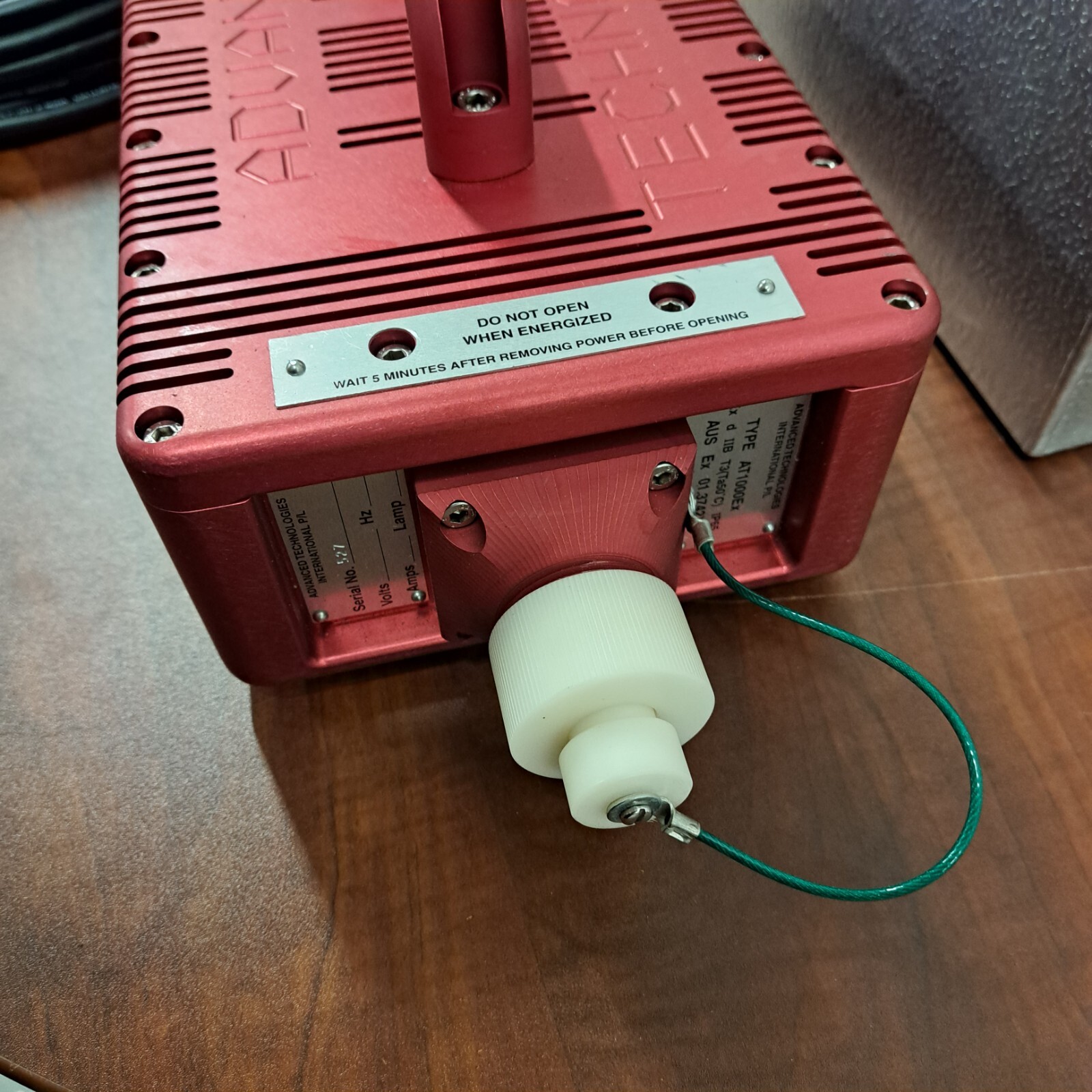 Advanced Technologies White Light Source Type AT1000Ex with Liquid Light Guide