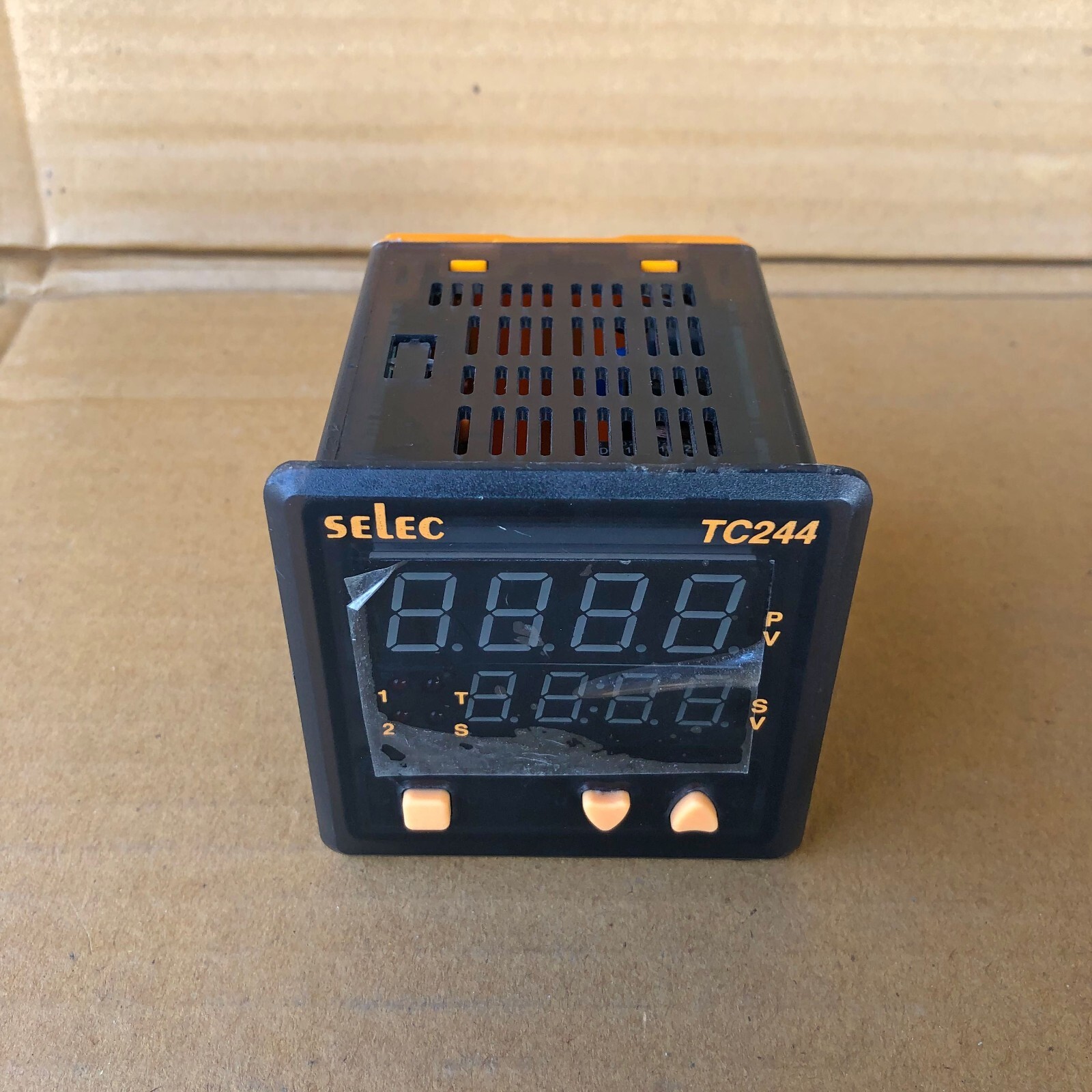 SELEC TC244 TEMPERATURE CONTROLLER [2]