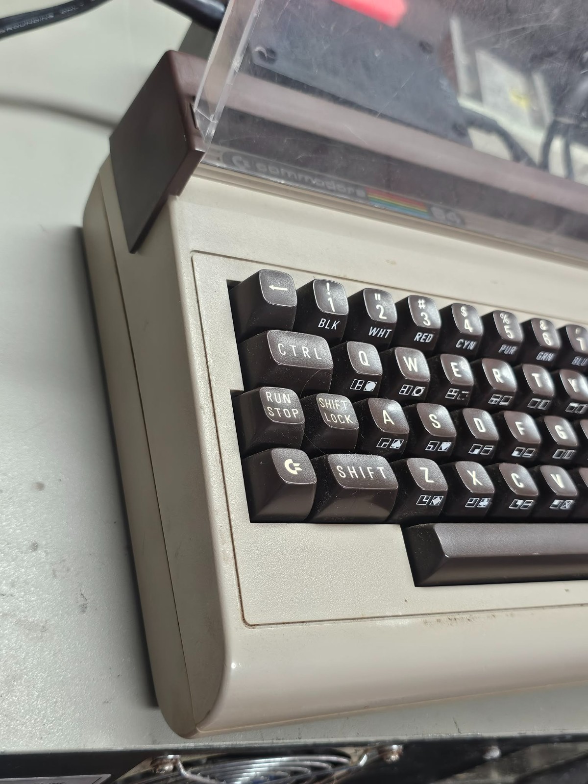 Super Clean Commodore 64 Personal Computer BR98YV w/Power Supply Powers w/Cover