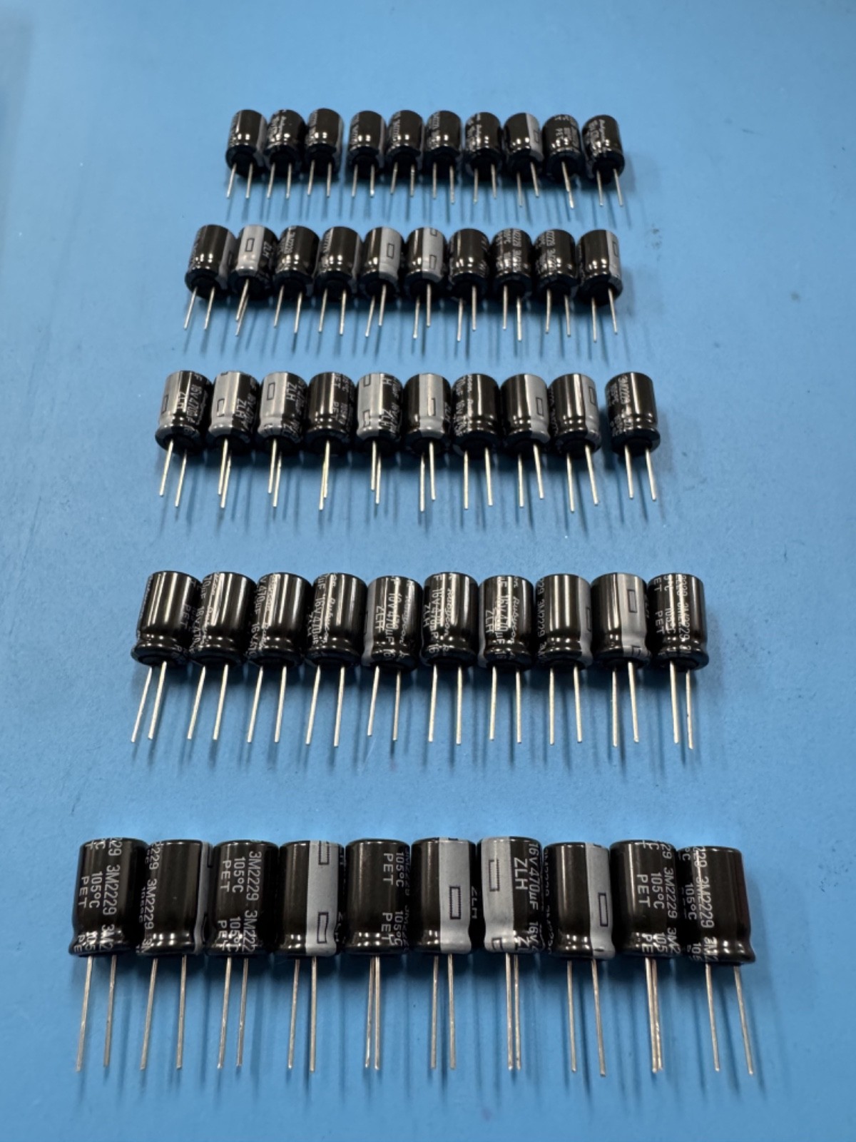 (Lot of 50) Rubycon 16ZLJ470MTA8X11.5 Capacitor 470uF 16V 105C Low ESR 8x11.5mm