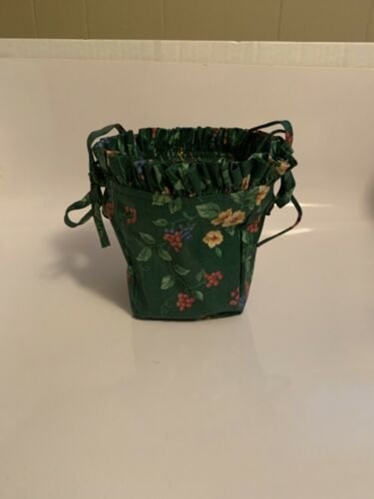 Longaberger Small Swing Handle Handwoven Basket Emerald Vine Liner & Protector