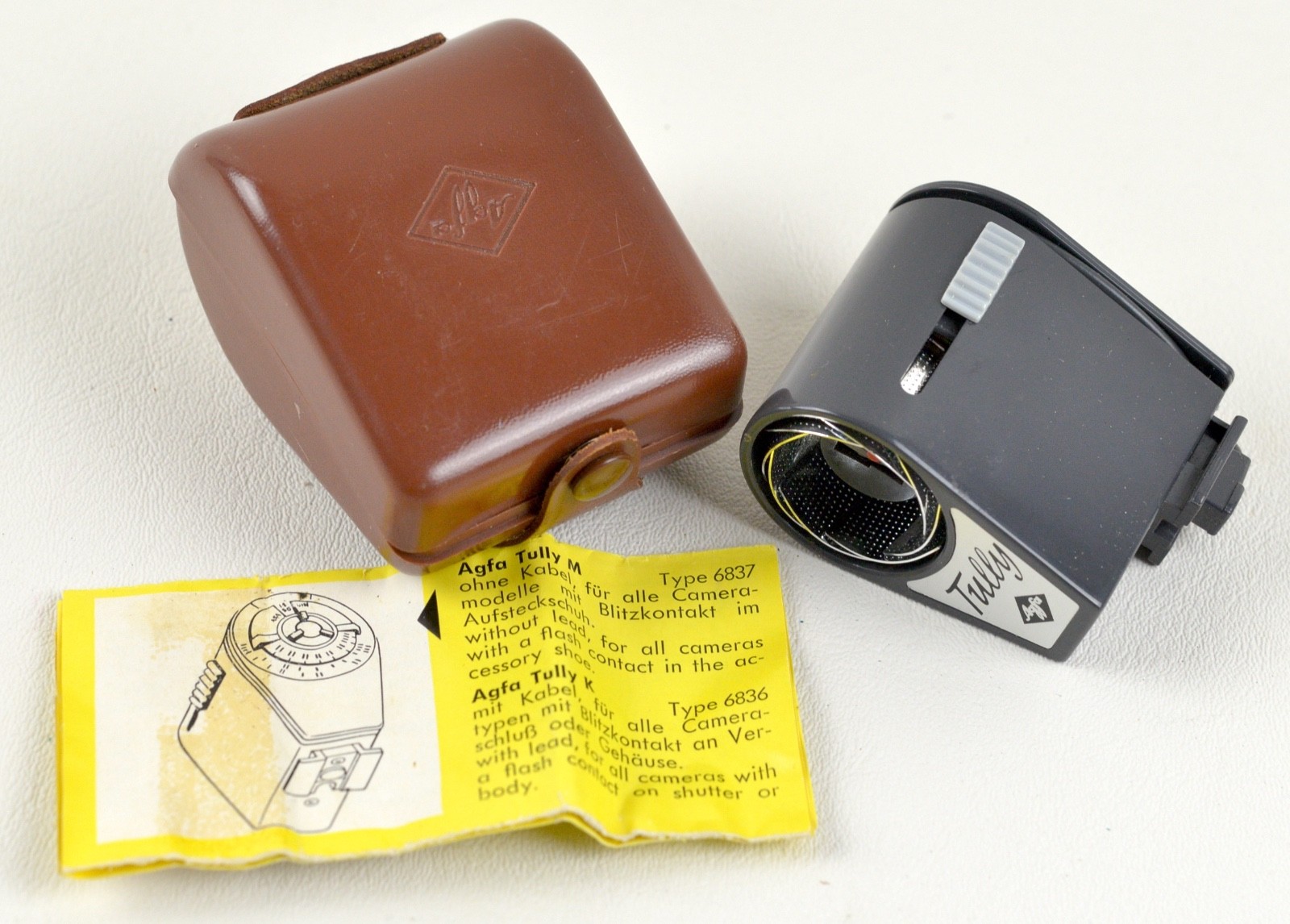 VINTAGE AGFA TULLY FLASH UNIT W/ CASE MADE IN GERMANY
