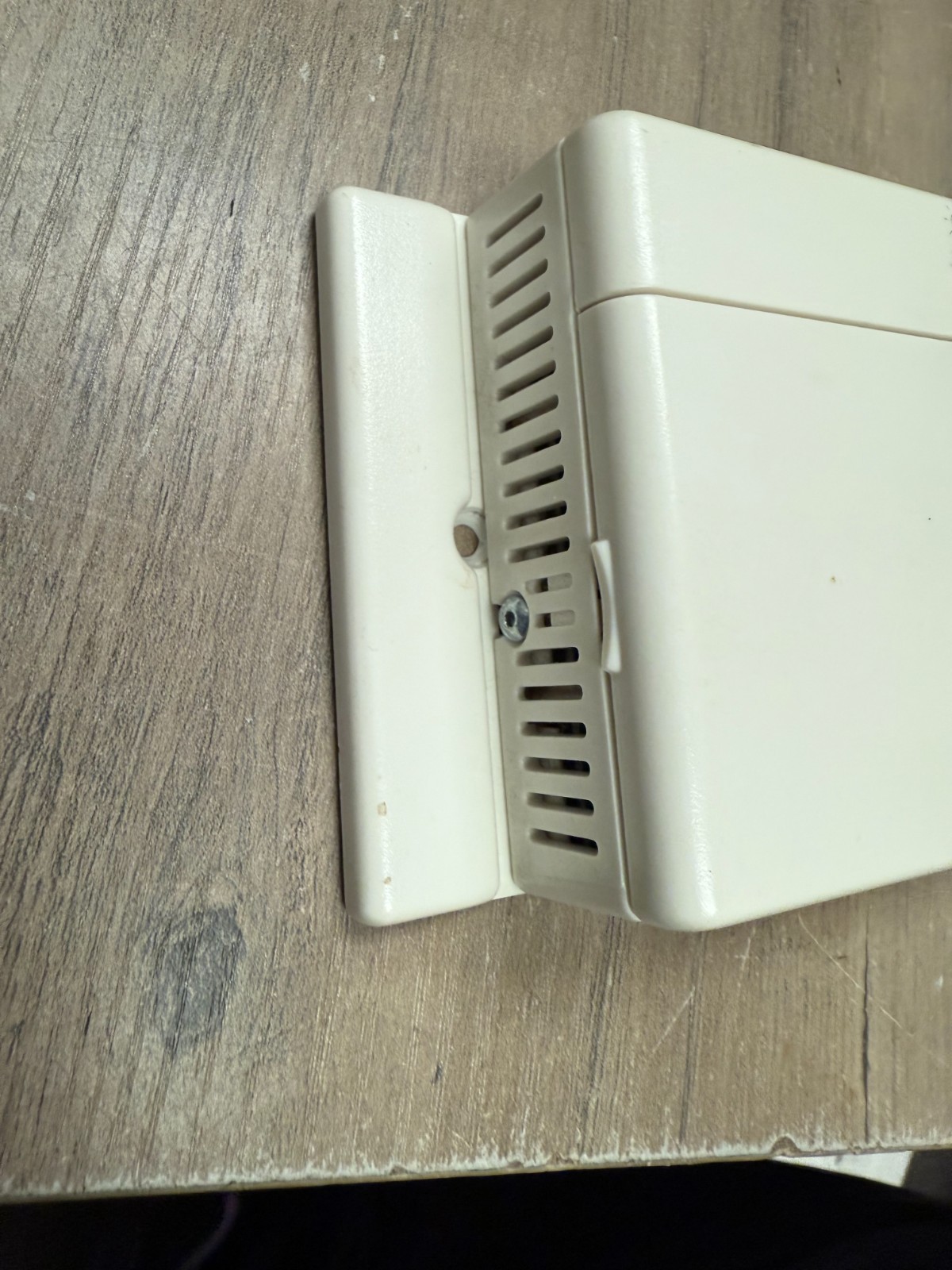 Johnson Controls TE-67NP-0N00 Wall Air Temperature Sensor White UNTESTED Mexico