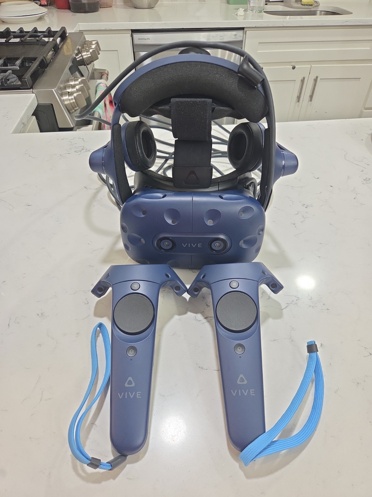 HTC Vive Pro PC VR Headset  And Headset Controllers