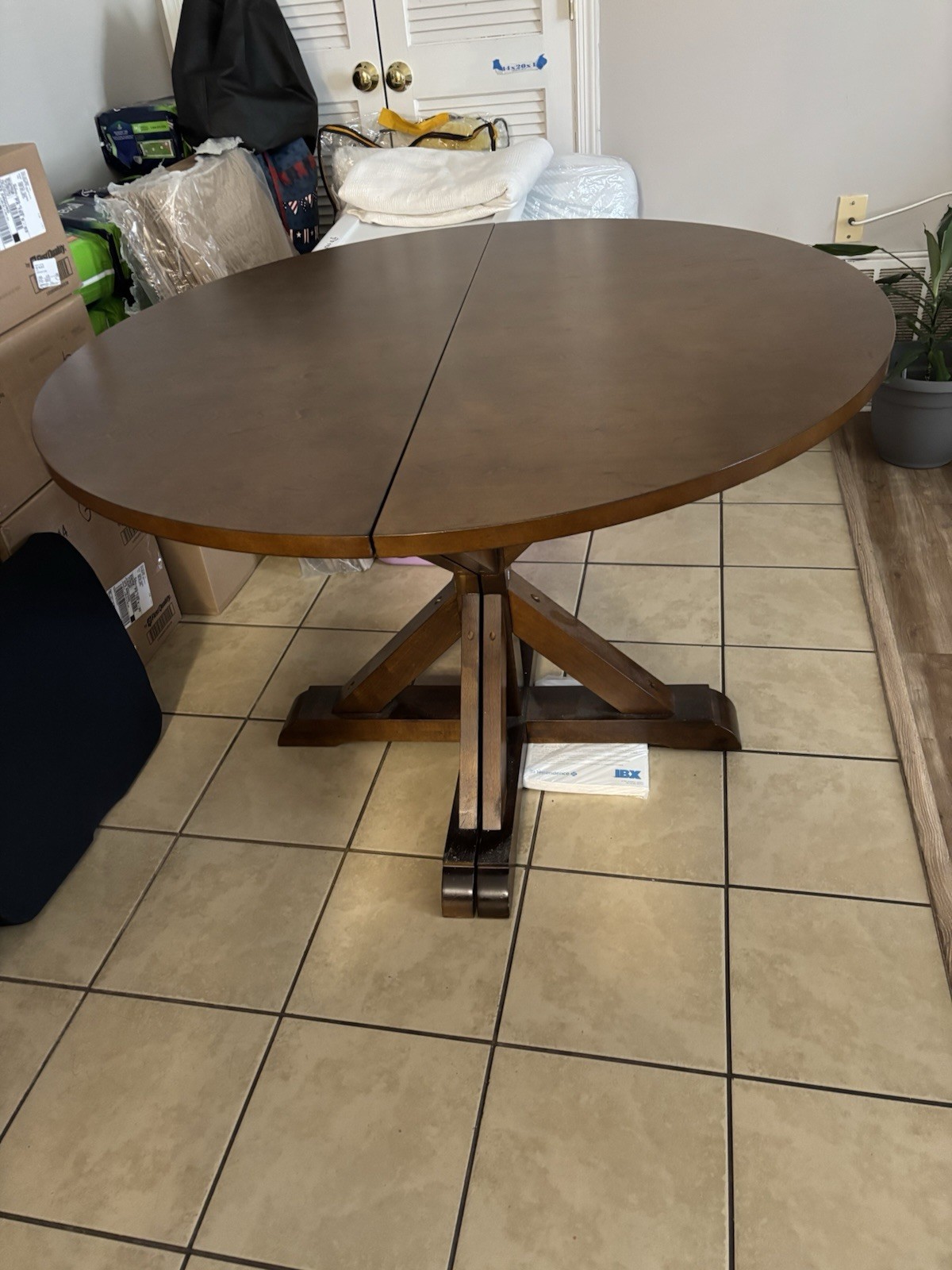 Beautiful Oval Wood Kitcgen Table That Expands To A Larger Table