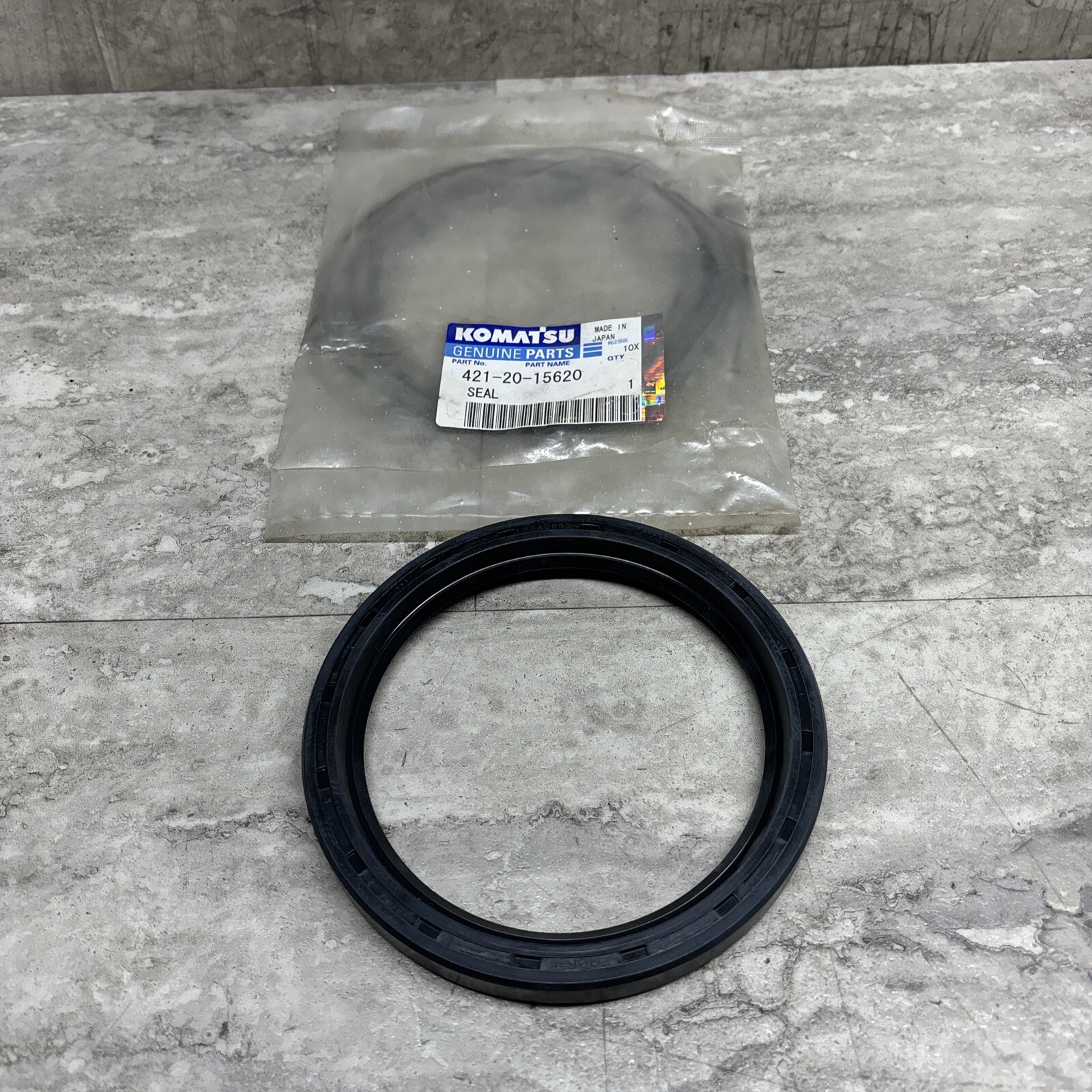 OEM Komatsu 421-20-15620 Seal, New