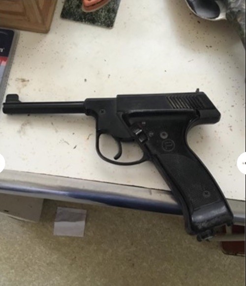 Vtg  Plainsman Automatic CO2 Air Pistol .175 BB Gun +18 Co2 Cartridges & holster
