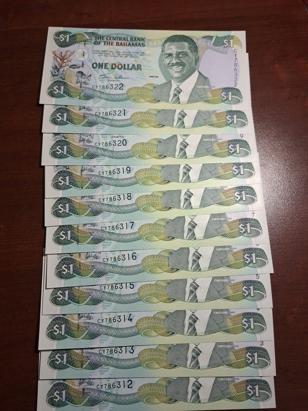 Bahamas, 1 dollar, 2001, P-69, UNC X11 Sequential