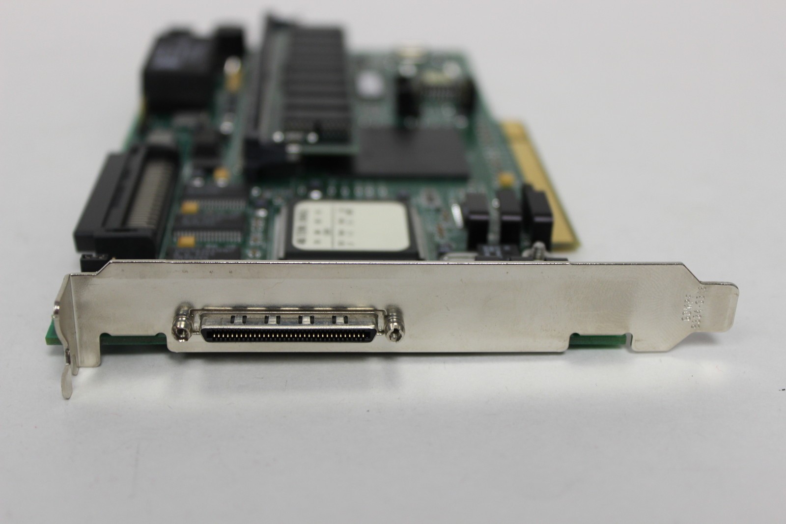 AMERICAN MEGATREND SERIES 466 PCI RAID CONTROLLER