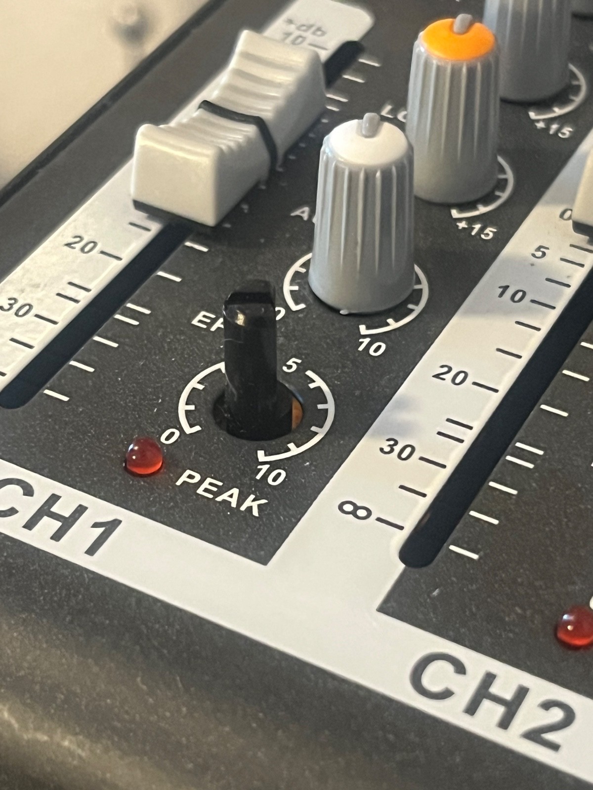 Yaeccc Professional 7 Channel Console Mixer (Effects Processor) Tested Works