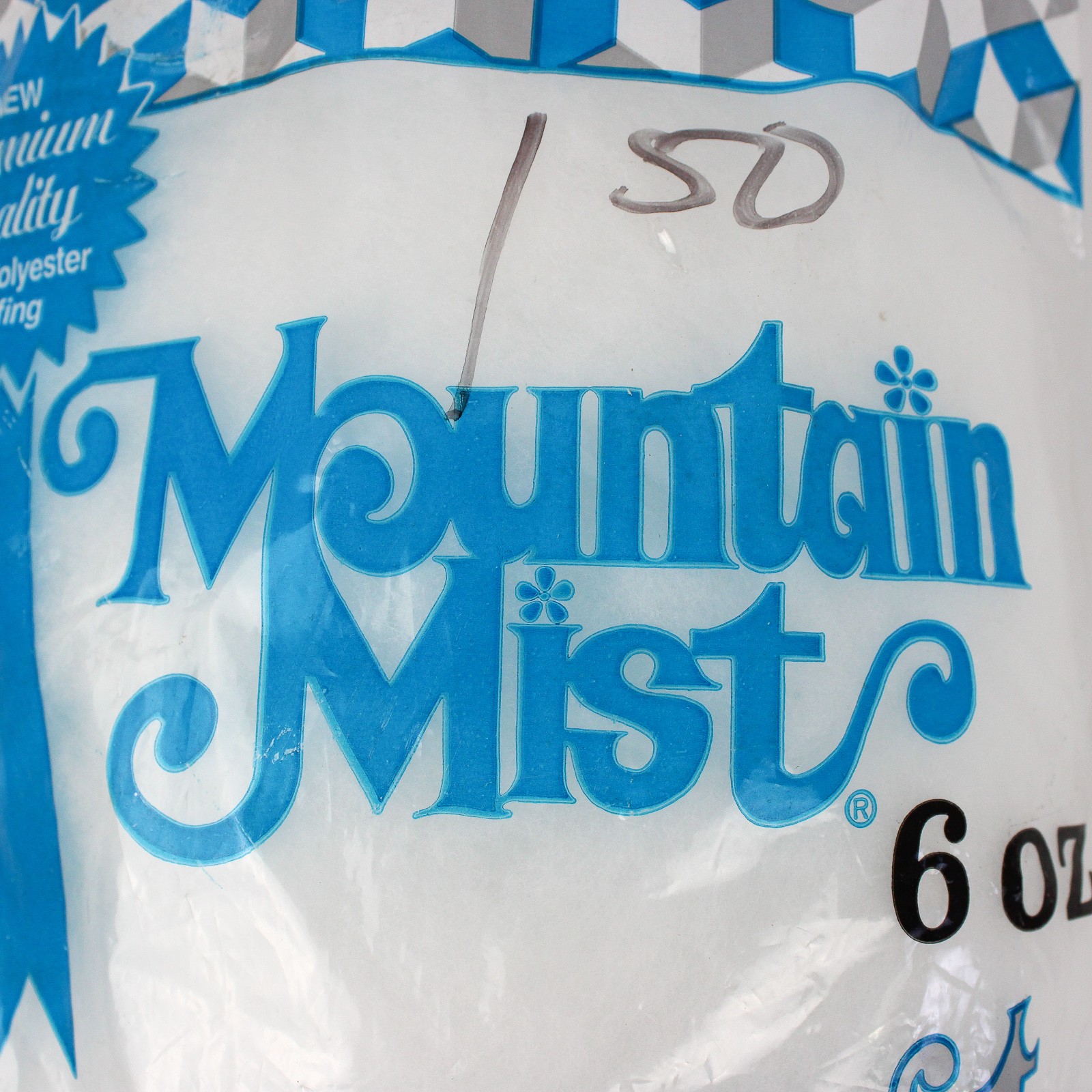 Mountain Mist Wonderloft 100% Polyester Stuffing 6 Oz White