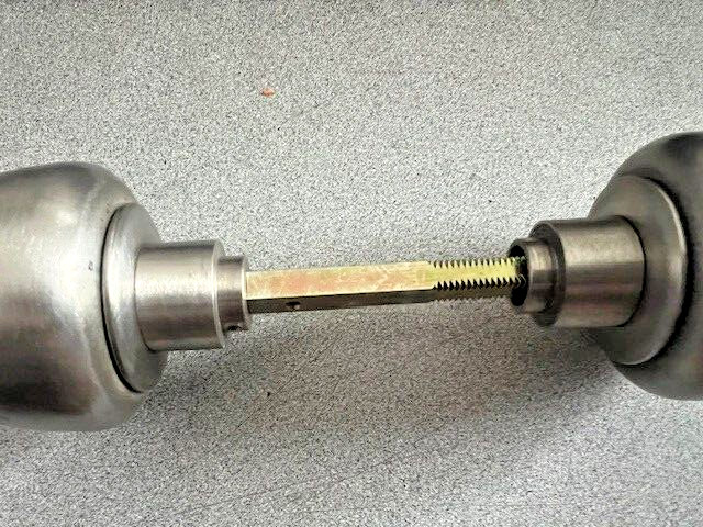 Yale BR35S Knobs &Spindle 630 Satin Stainless 3/8" STRAIGHT SPINDLE LITCHFIELD