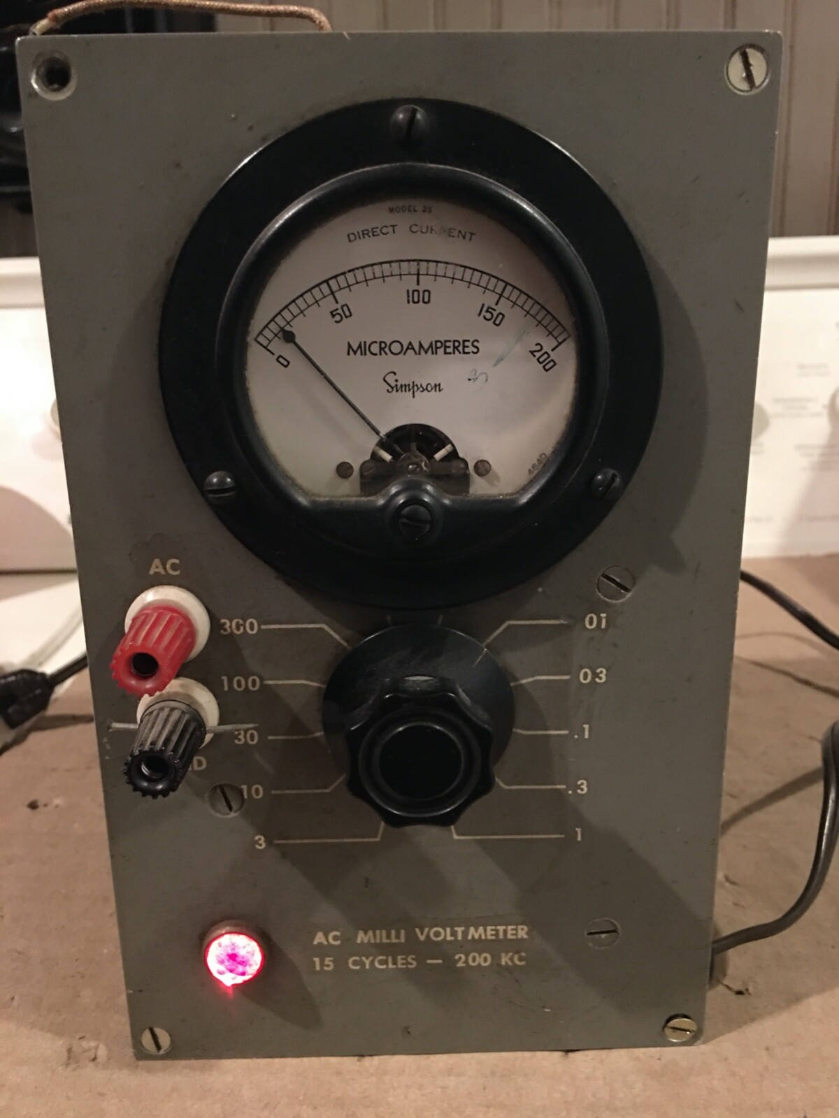 SIMPSON AC MILLI VOLTMETER in metal case ,    used