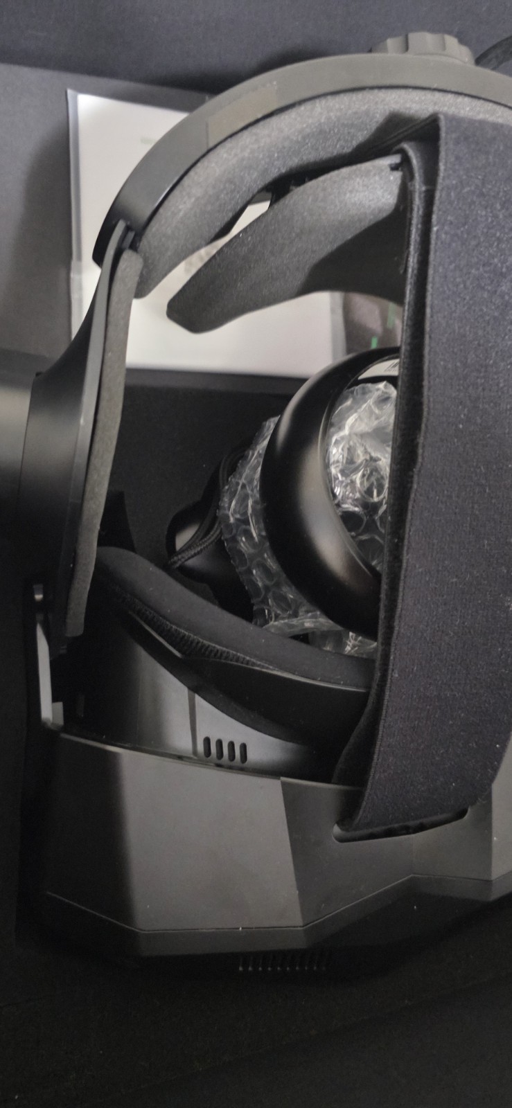 Pimax Crystal Super Ultrawide QLED VR Headset