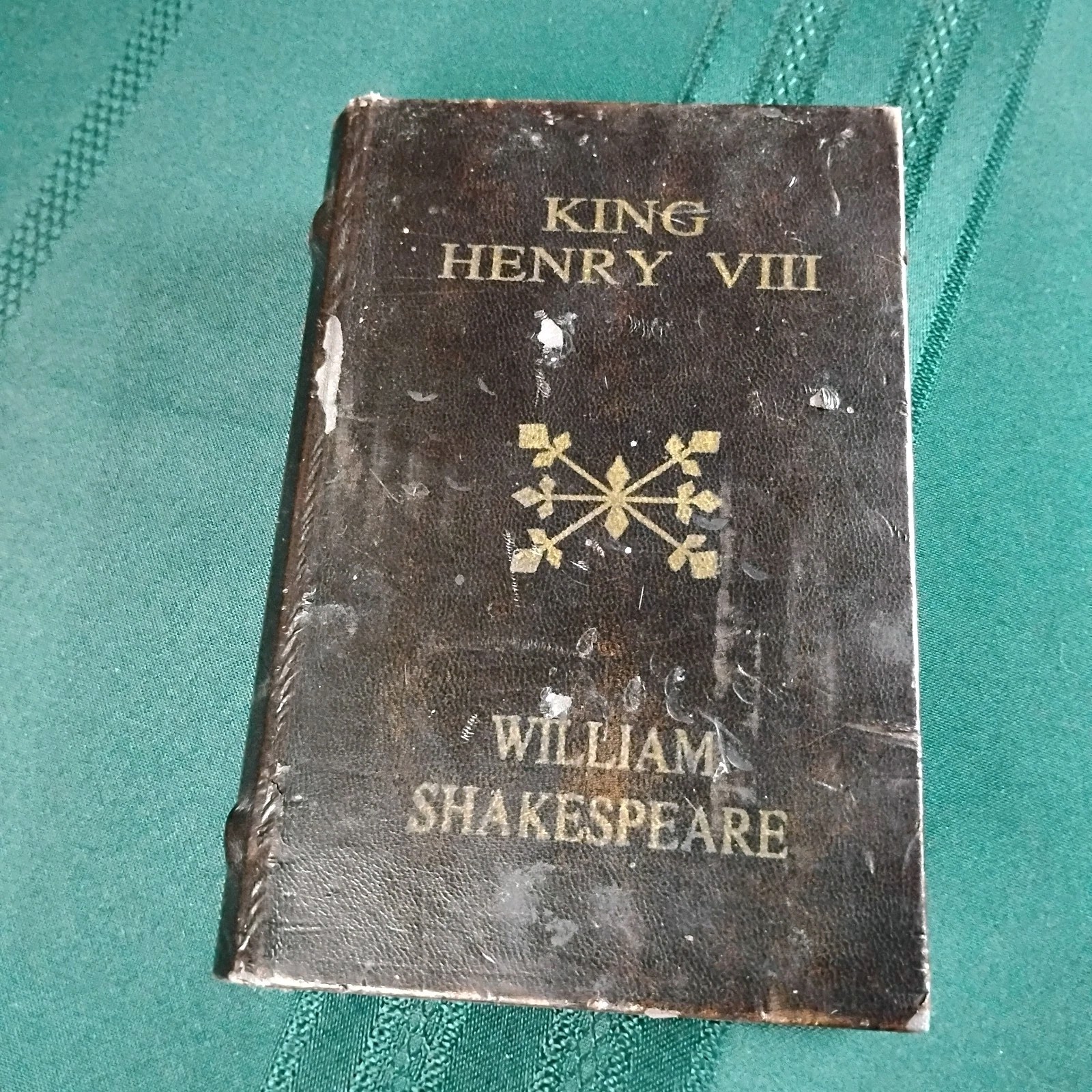 False Faux Book Storage Box Shakespeare King Henry VIII Felt Lined - P
