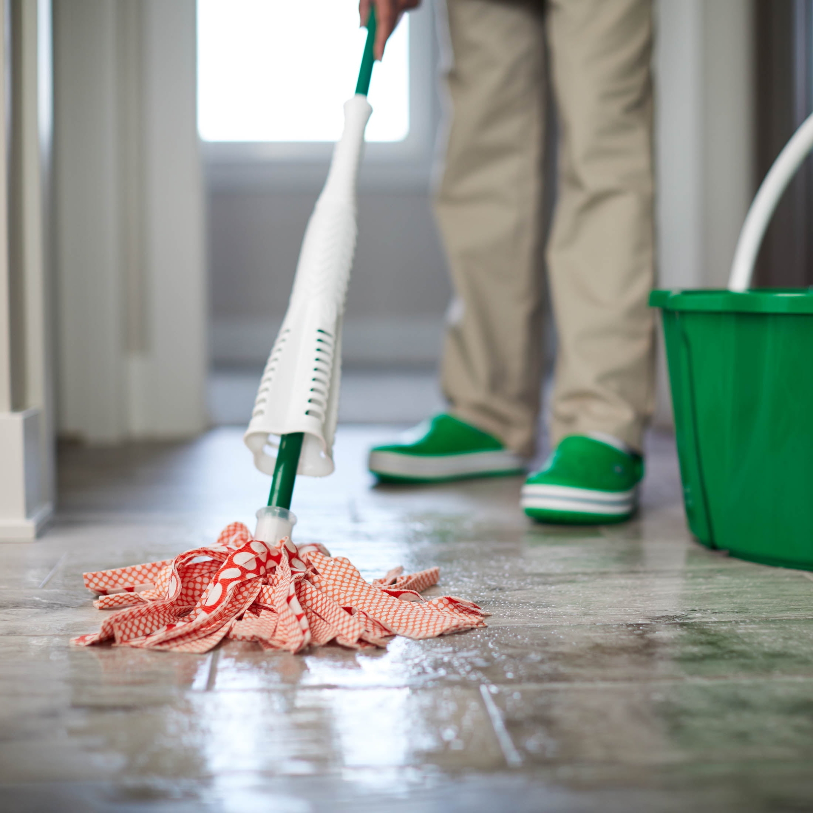 Libman Wonder Mop. ® Green and White Handle.