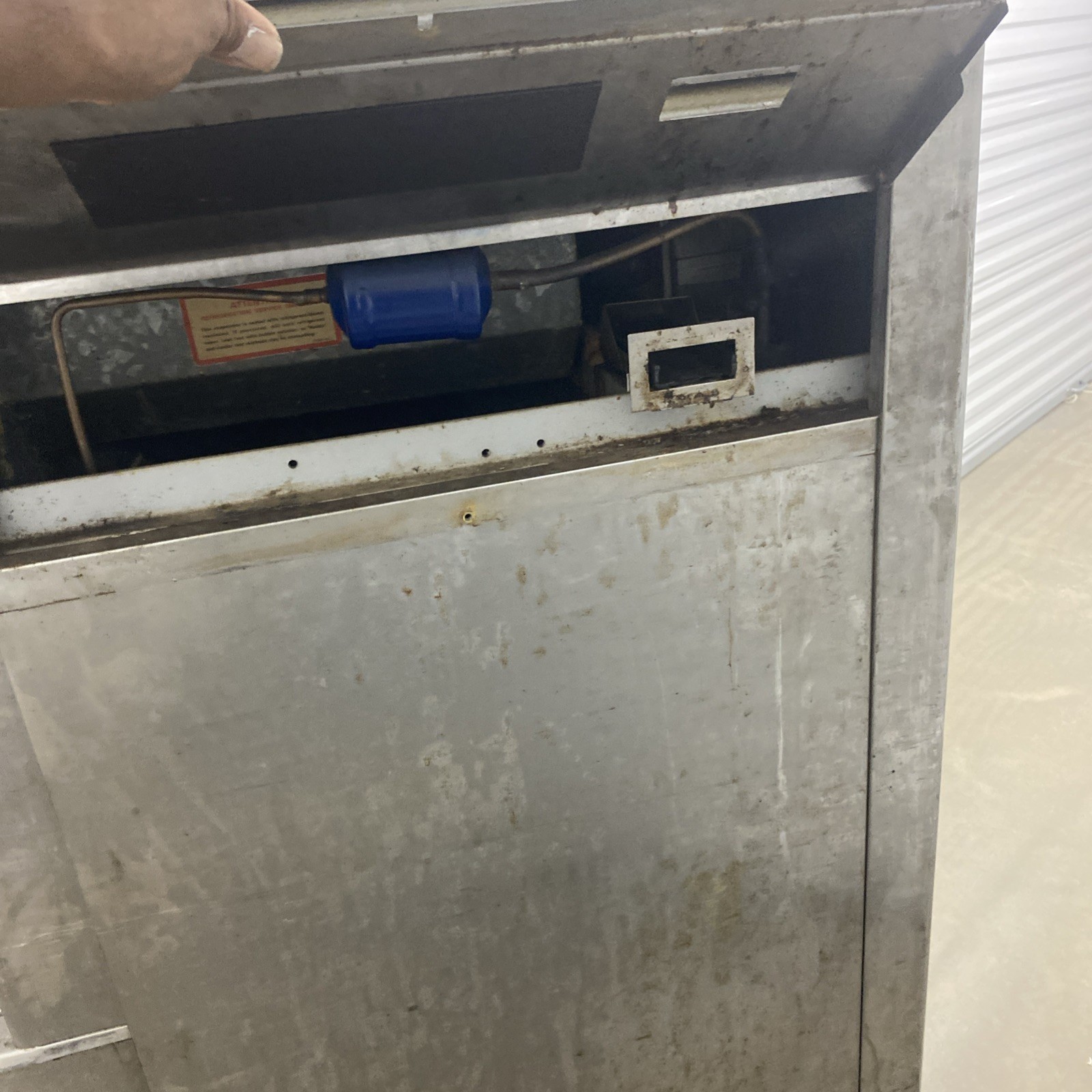 TAYLOR 751-27 SINGLE PHASE 220V AIR COOLED SHAKE ICE CREAM MACHINE