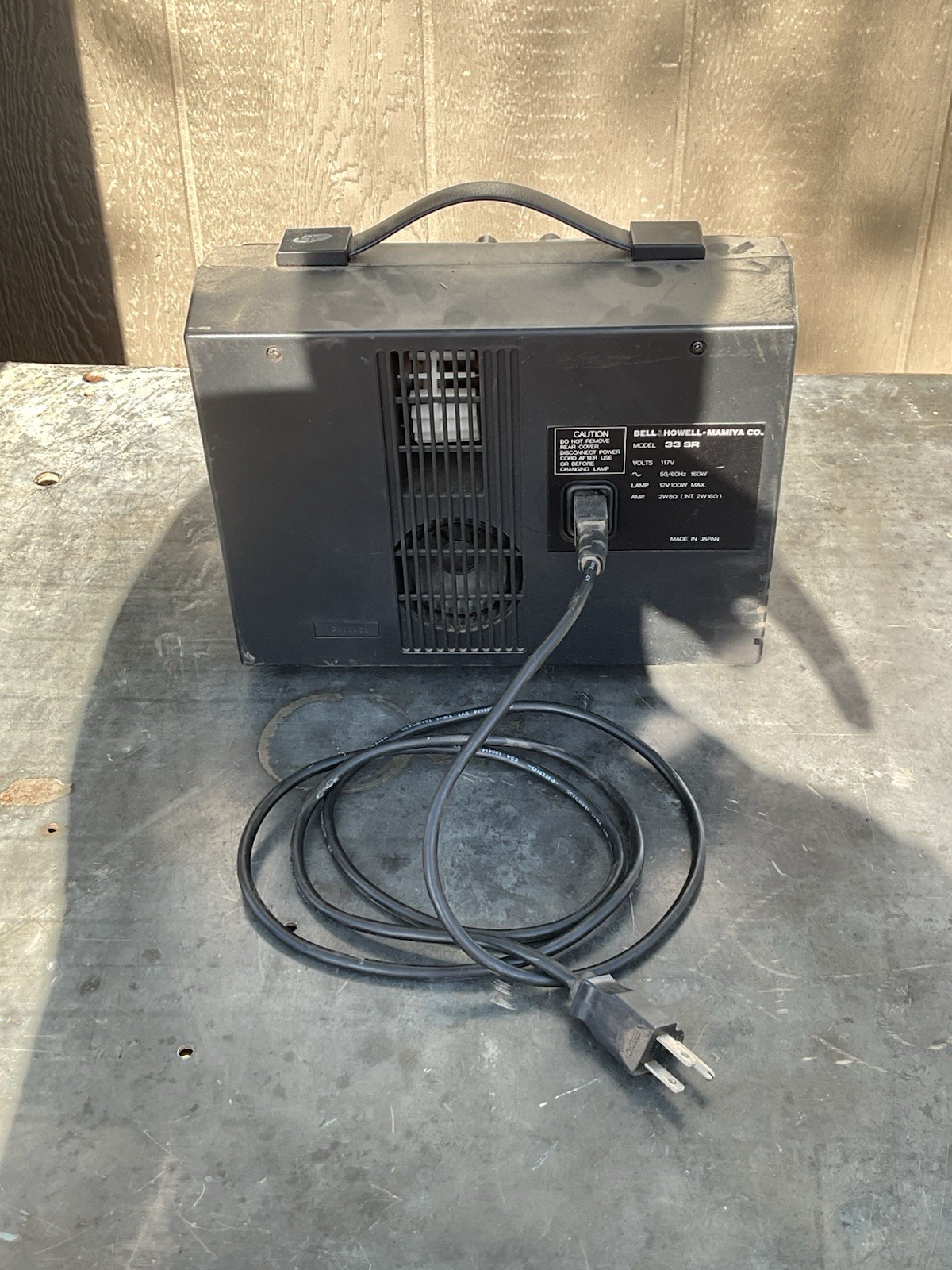 BELL & HOWELL 33SR COMPACT SUPER 8 PROJECTOR Powers On