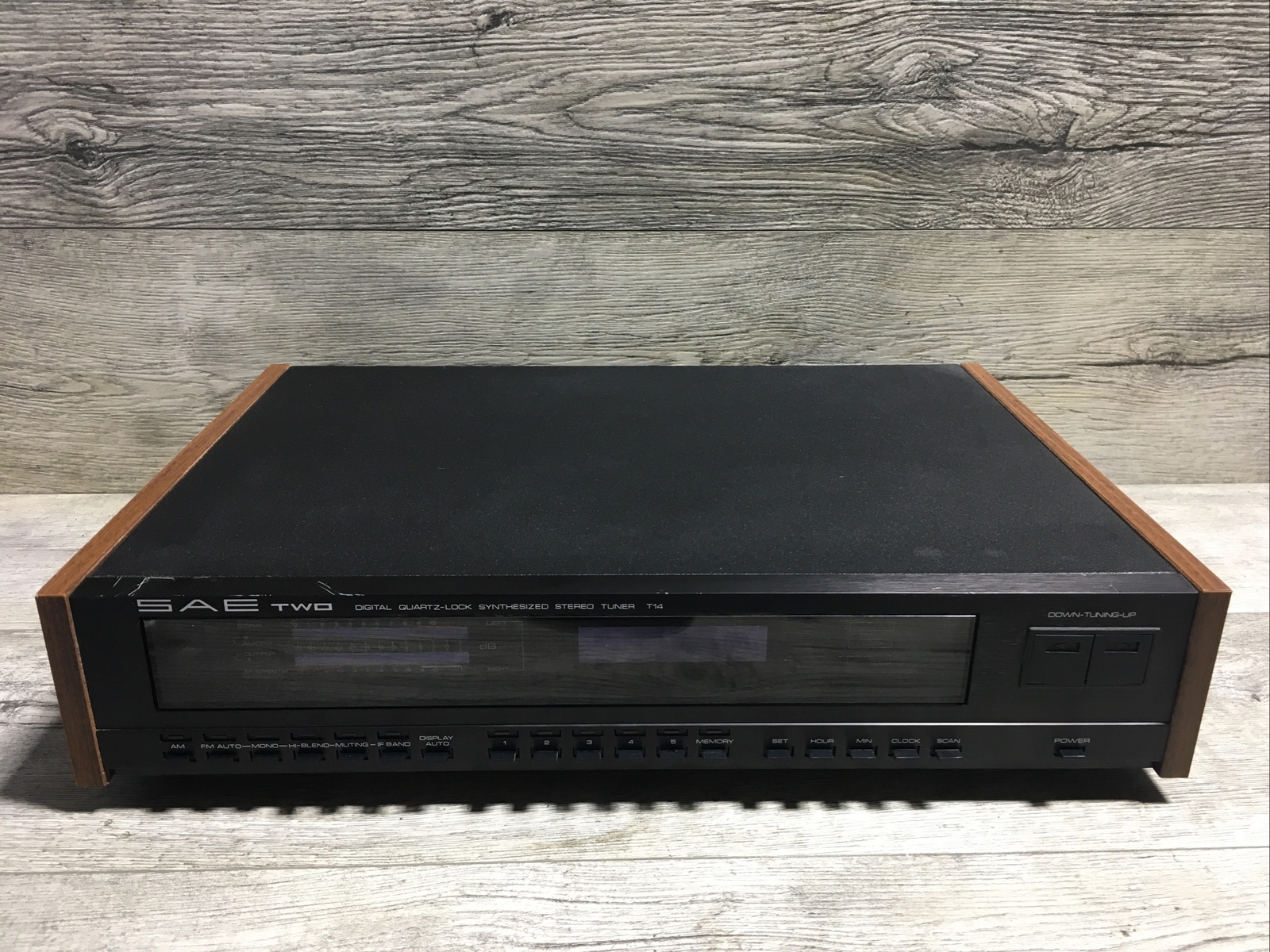 Vintage SAE Two T14 Digital Quartz Lock Synthesized Stereo Tuner AL05