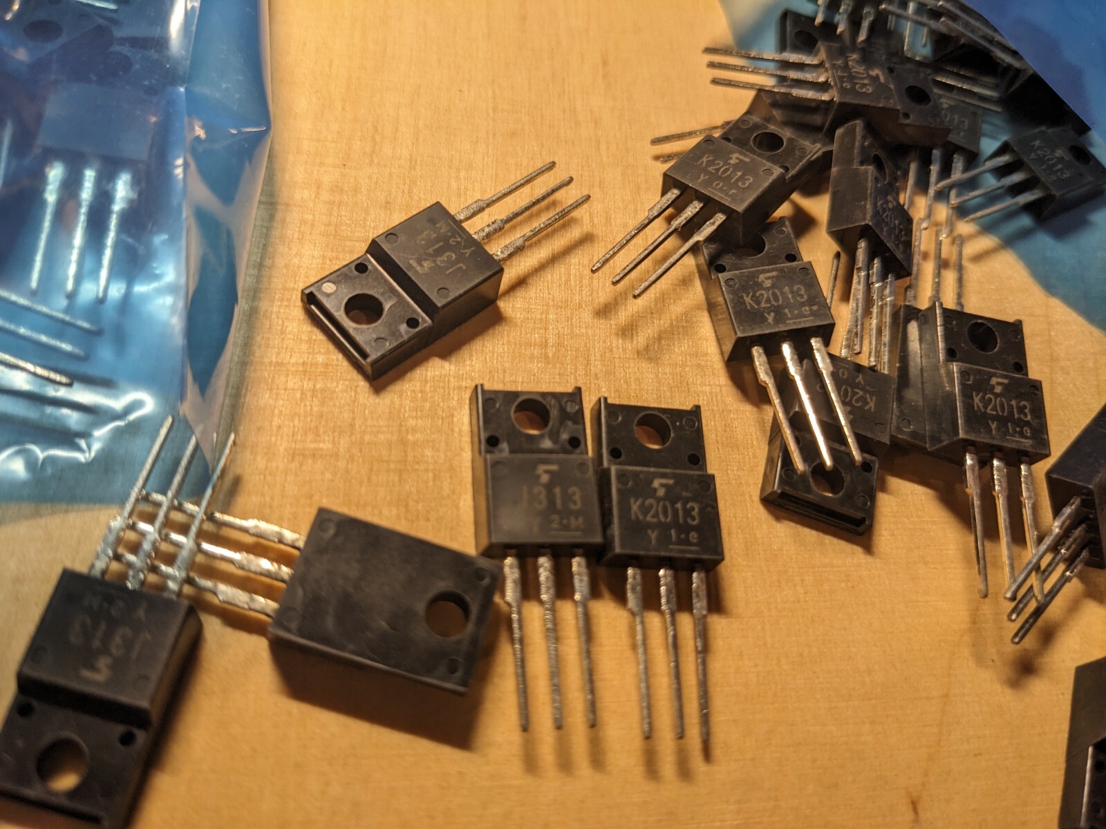 Toshiba 2sk2013/2sj313 Mtched quad 0.2v difference