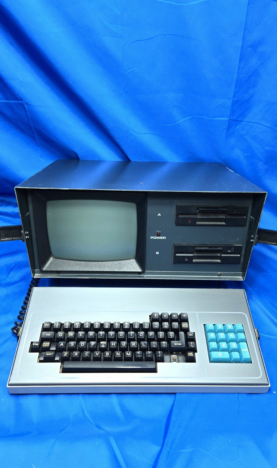 Vintage Kaypro 4 Portable Luggable Computer Powers On Dual 5¼″ Floppy Disk