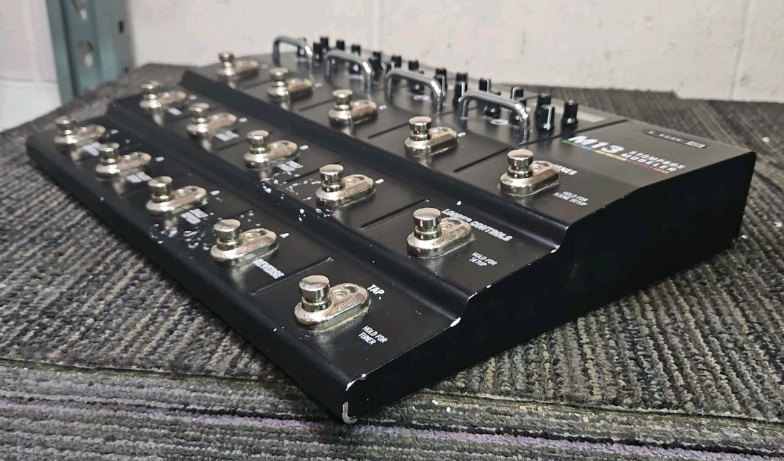 Line 6 M13 Stompbox Modeler Guitar Multi-Effects Pedal