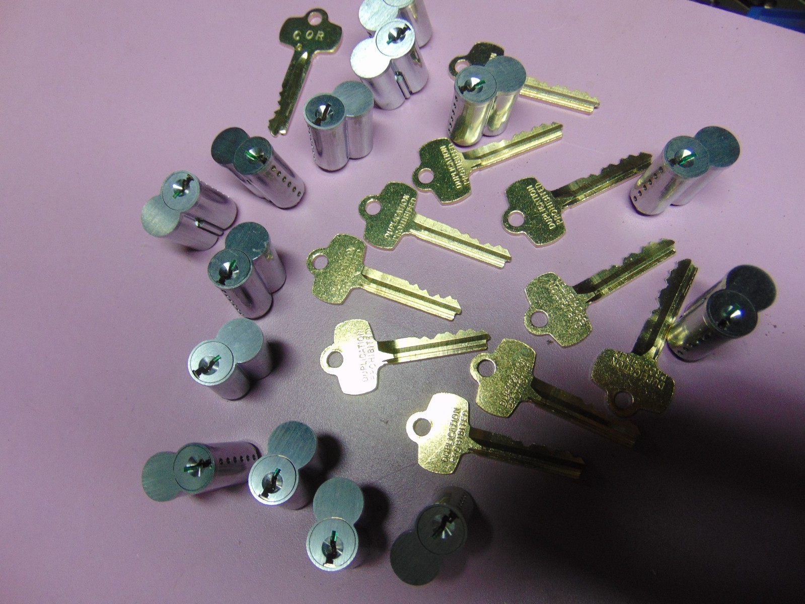 14 - BEST LOOK A LIKE   G   CORES  6 PIN WITH 1 CORE KEY AND 10 KEYS  LOCKSMITH