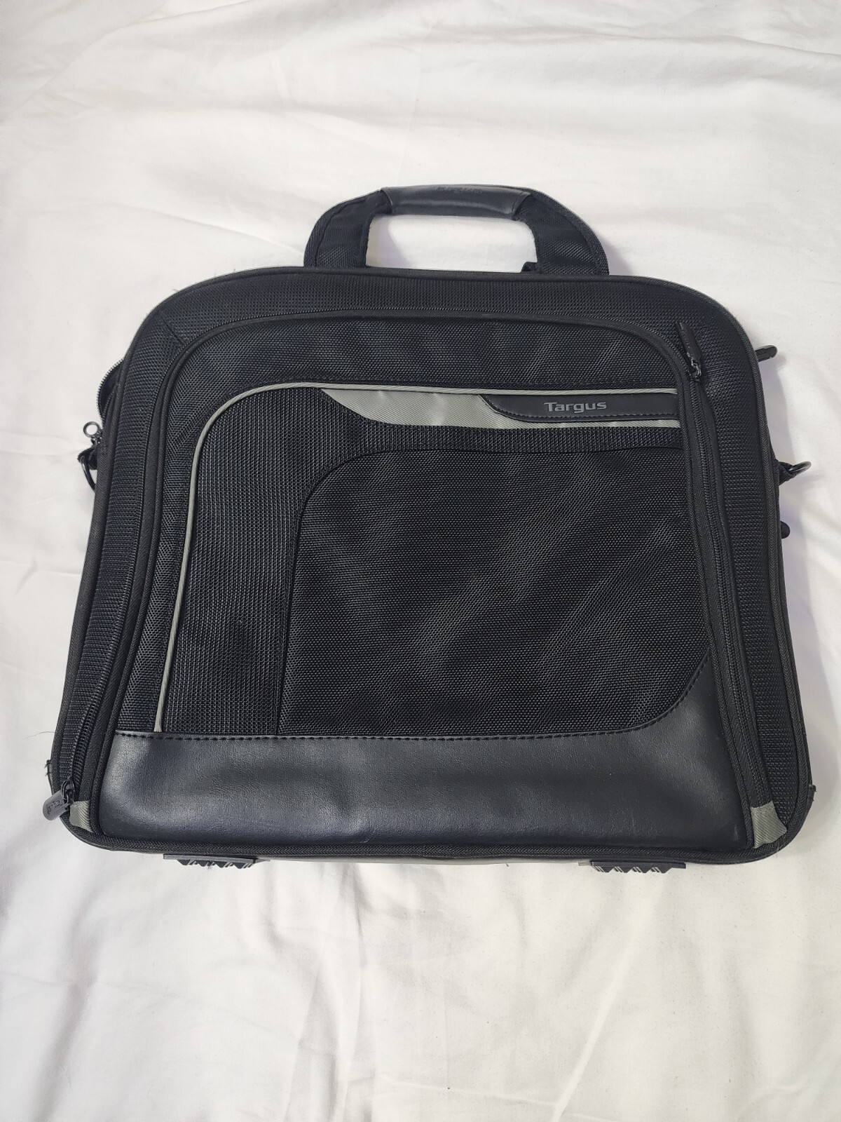 Targus Laptop Carrying Case TBT039-50 Very Good Condition Black