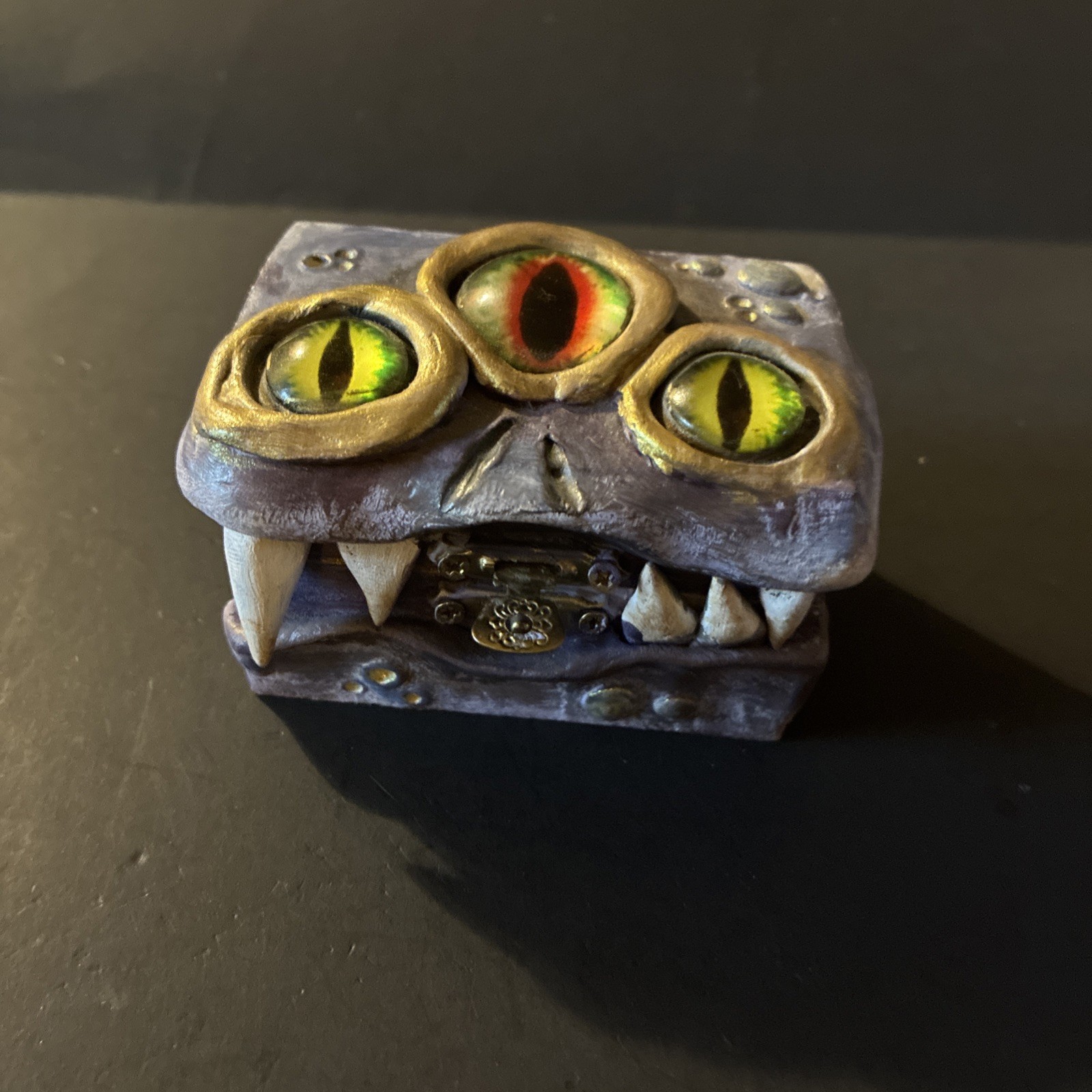 Dungeons and Dragons Mimic dice box