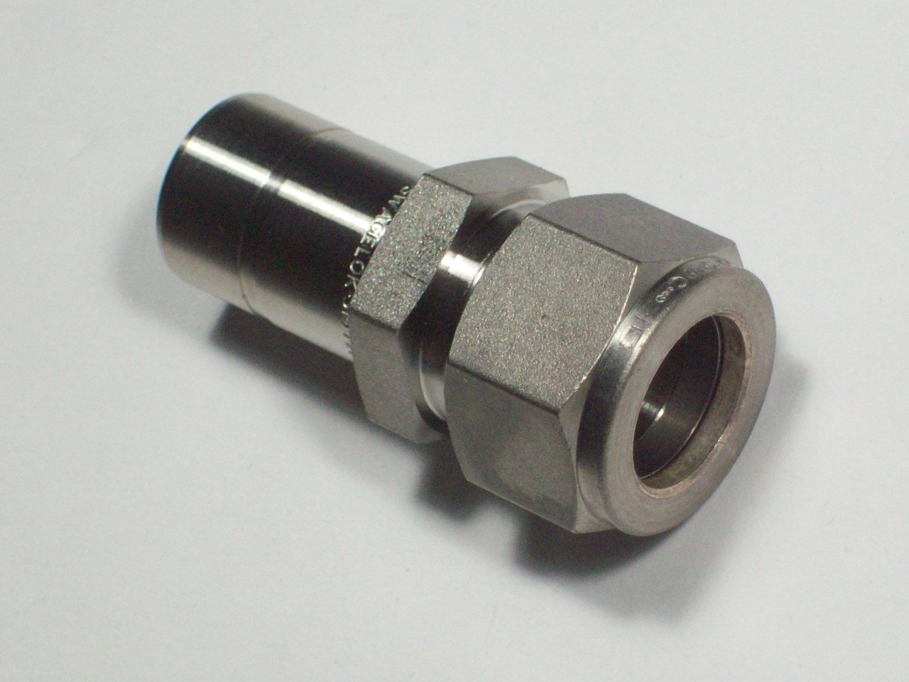 1 - Swagelok Stainless Steel Tube Reducer, 5/8" Tube x 3/4" Tube, SS-1010-R-12