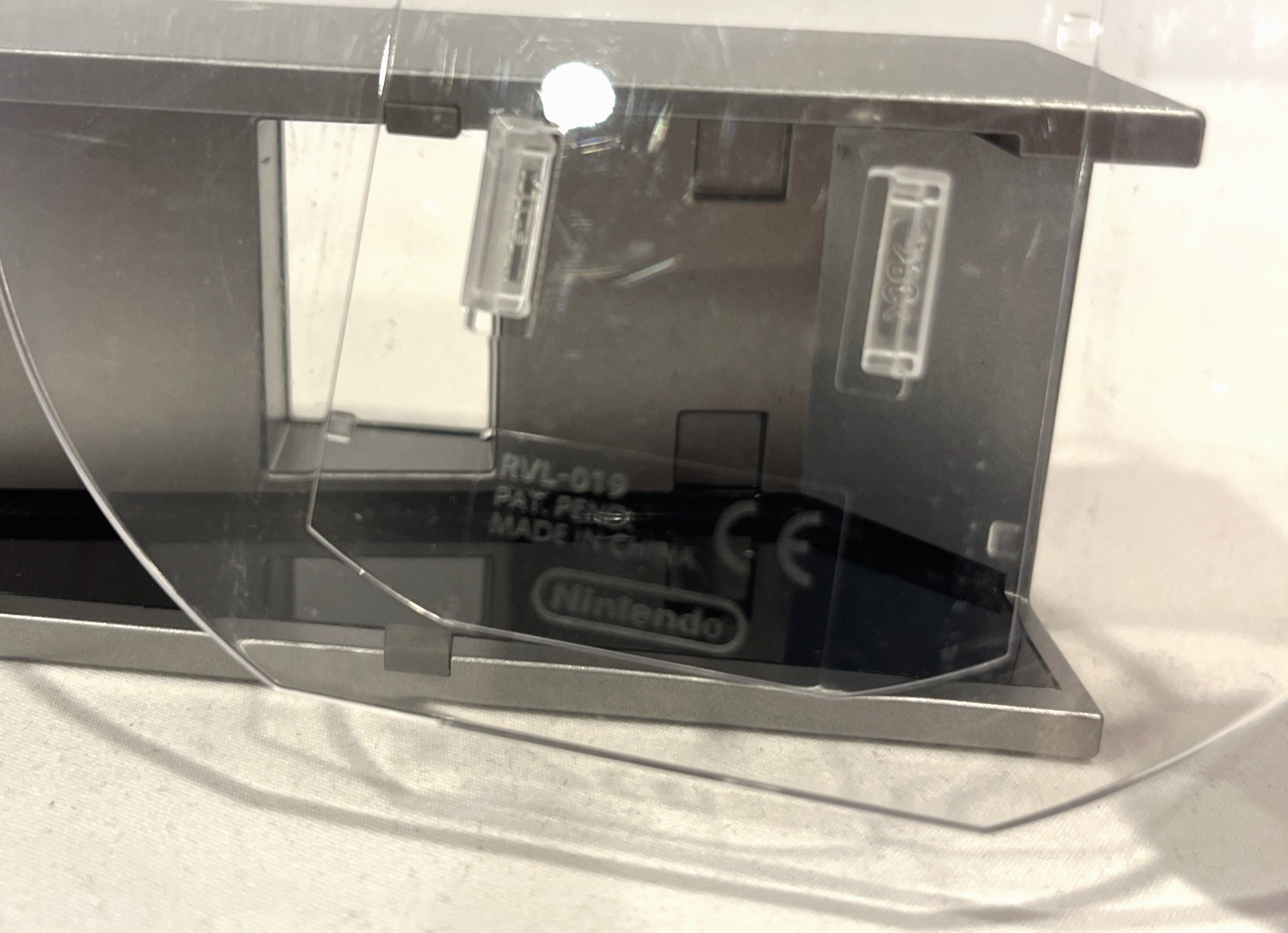 OFFICIAL NINTENDO WII SUPPORT STAND RVL-017 & CLEAR BASE RVL-019 BLACK CONSOLE ?