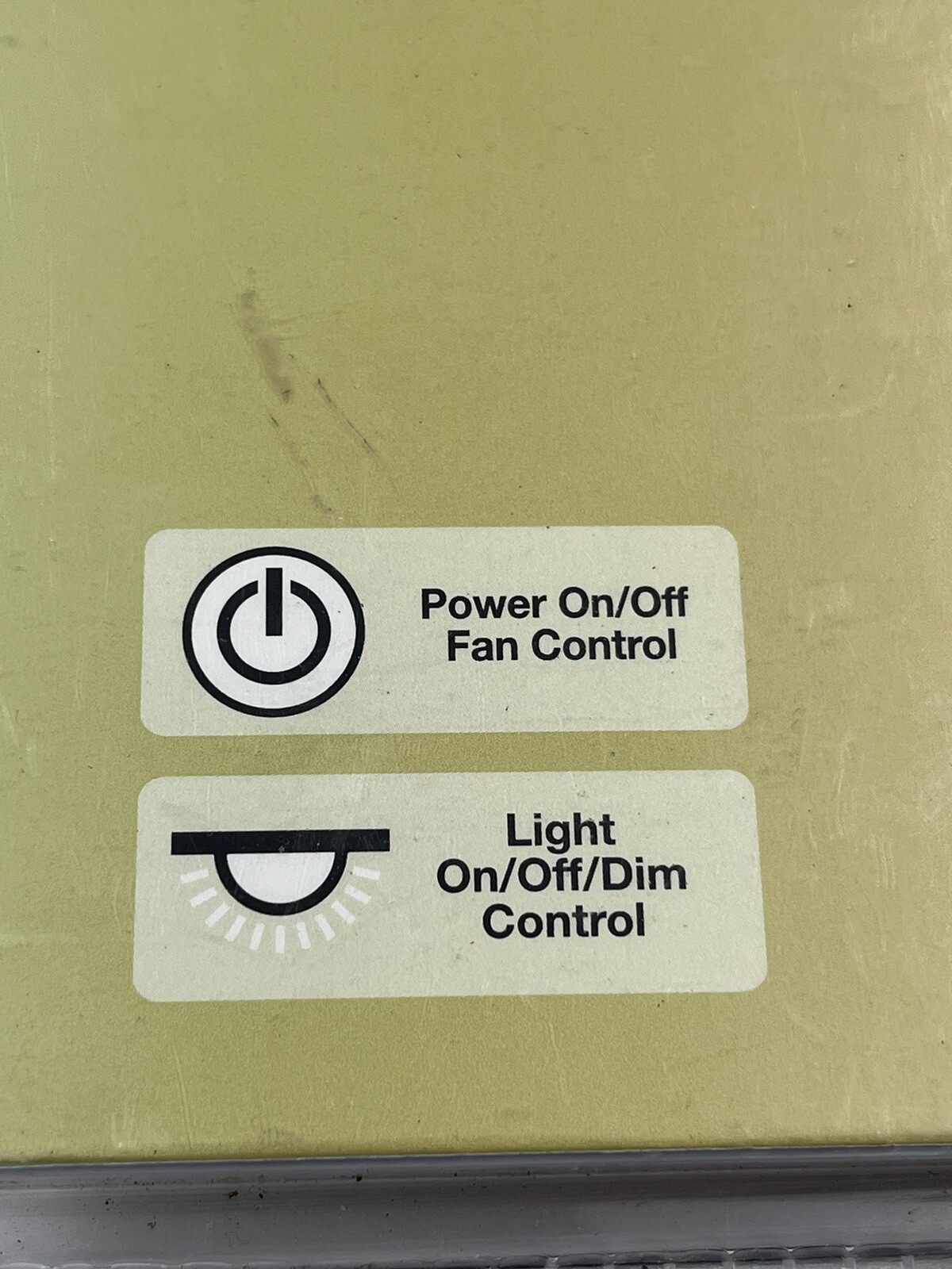 New Hampton Bay Universal Basic On / Off Ceiling Fan Remote Control 1001309454