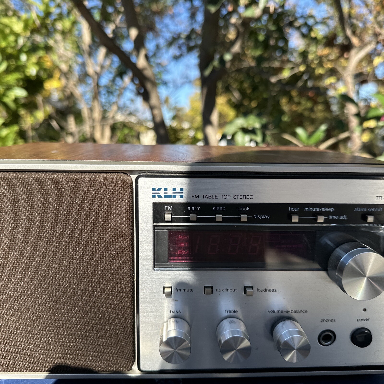 KLH TR-82 FM Table Top Stereo System ***Tested- EUC