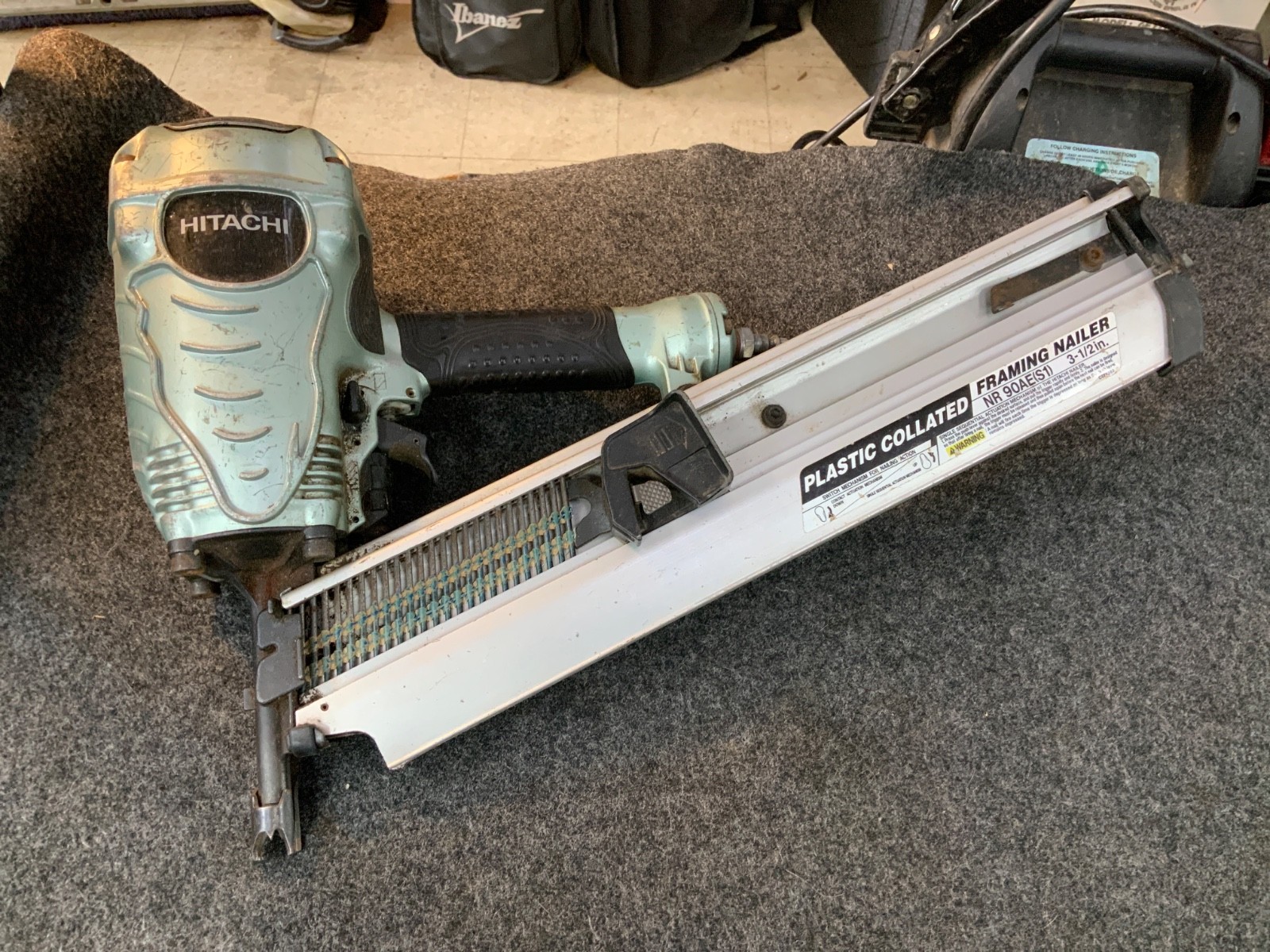 Hitachi NR90AE2 3-1/2" Pneumatic Strip Nailer