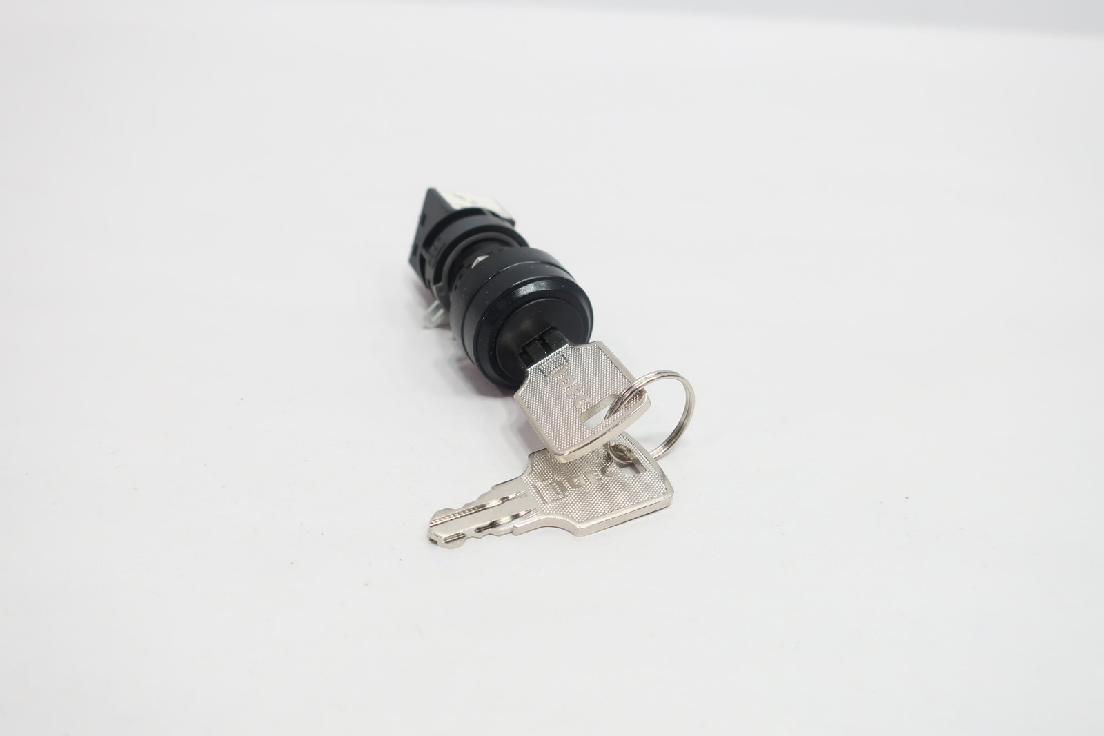 Idec HA1K-2C2VA Heavy Duty Key Selector Switch 2 Pos