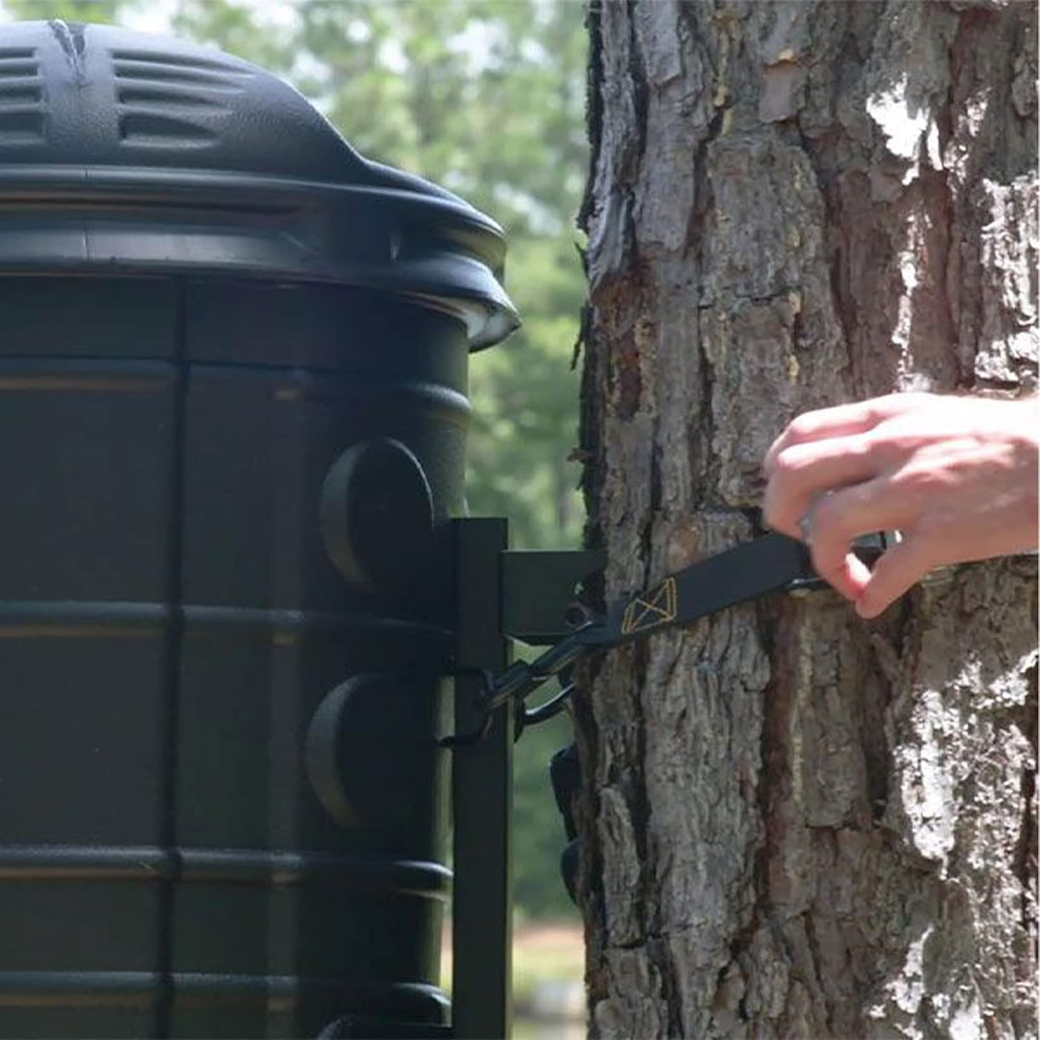 Automatic Hanging Deer Feeder with Easy Set Timer for Effortless Feeding