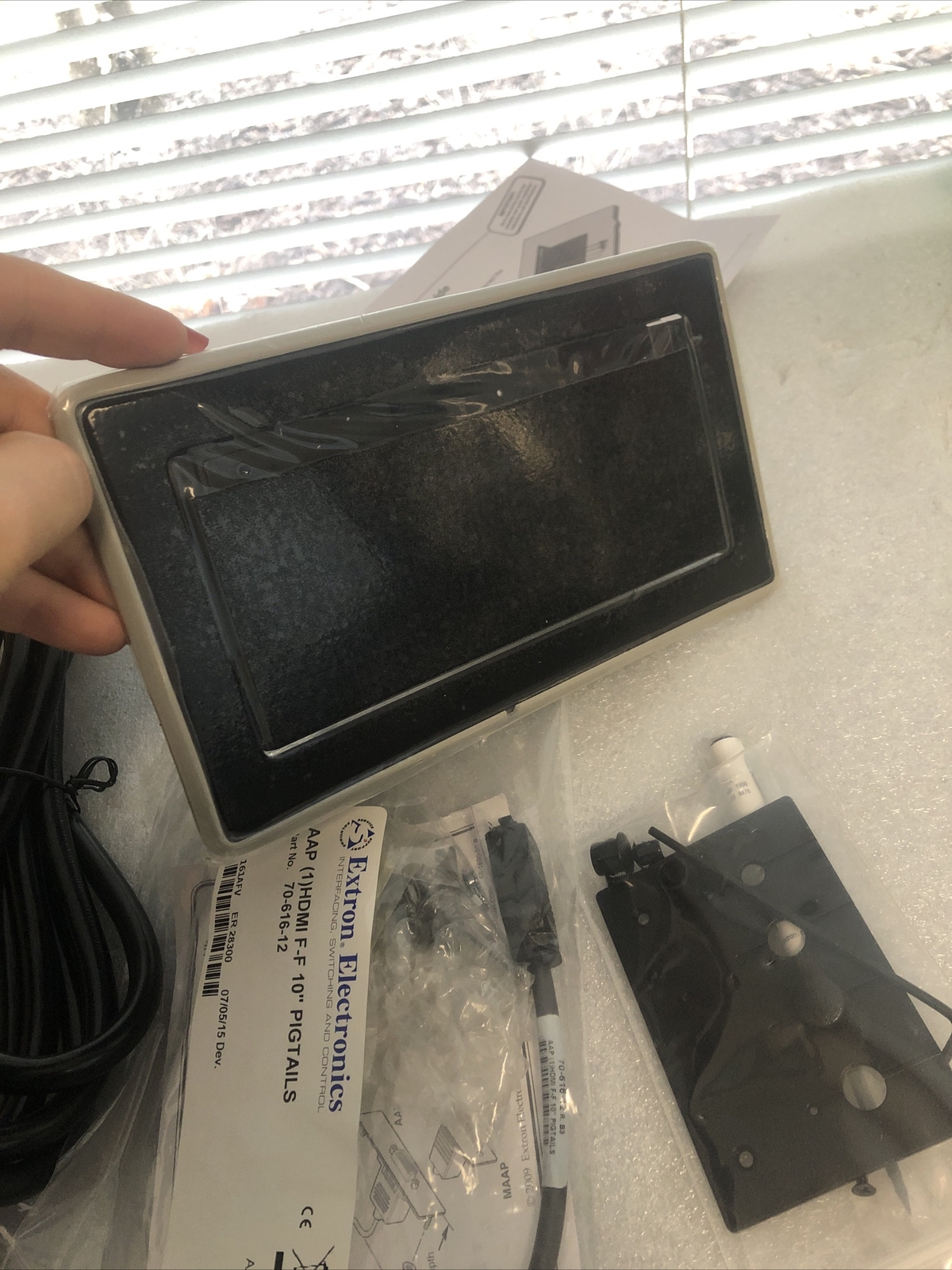 NEW / OPEN BOX Extron Cable Cubby 202