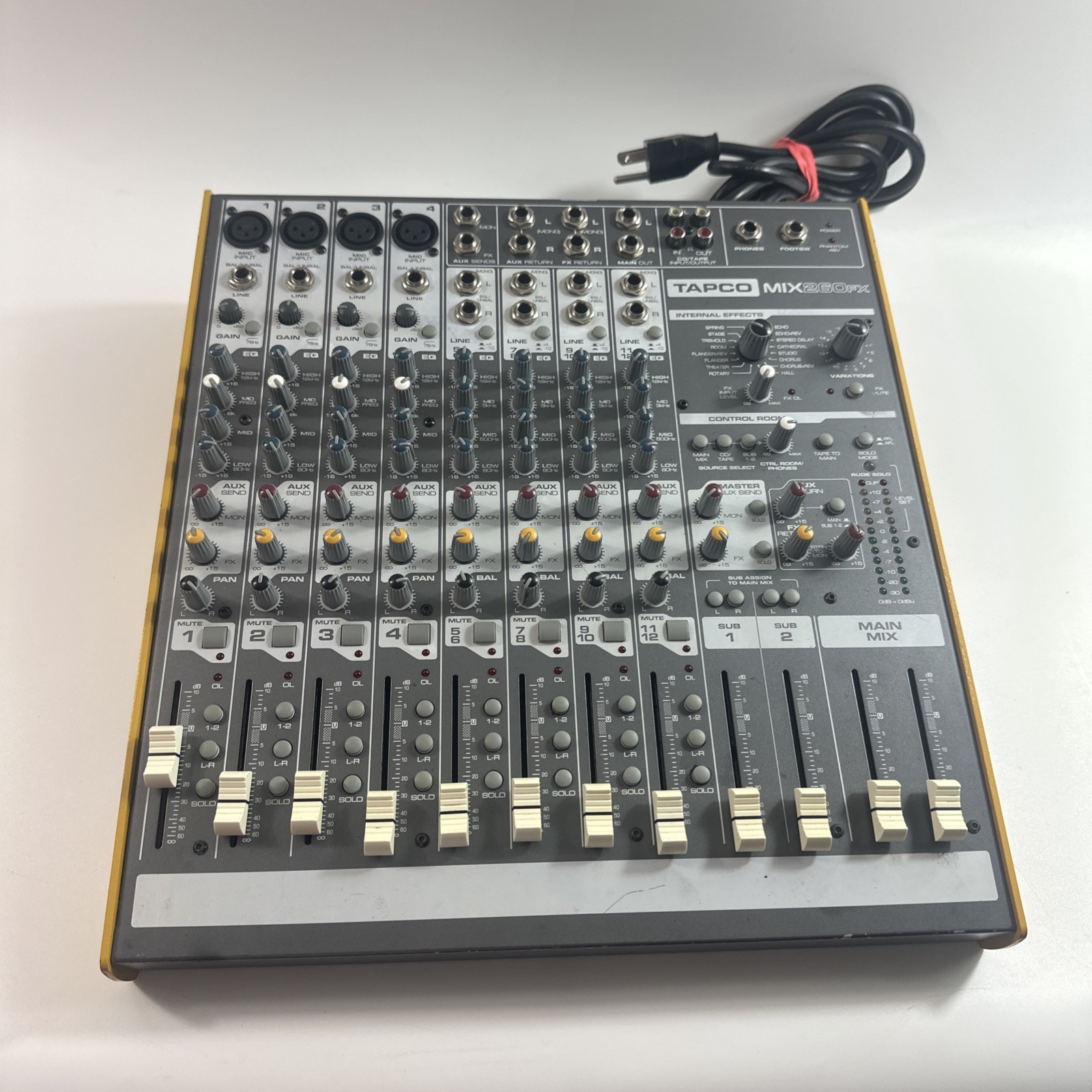 Tapco MIX260FX Compact Mixer —Works, GC