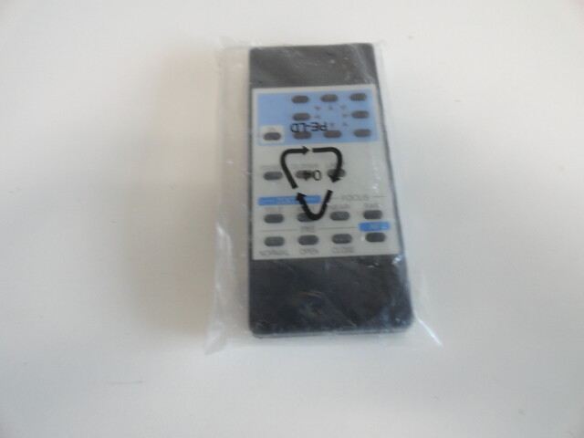 BB6:  Original ELMO RCW-402 VISUAL Overhead Presenter Remote