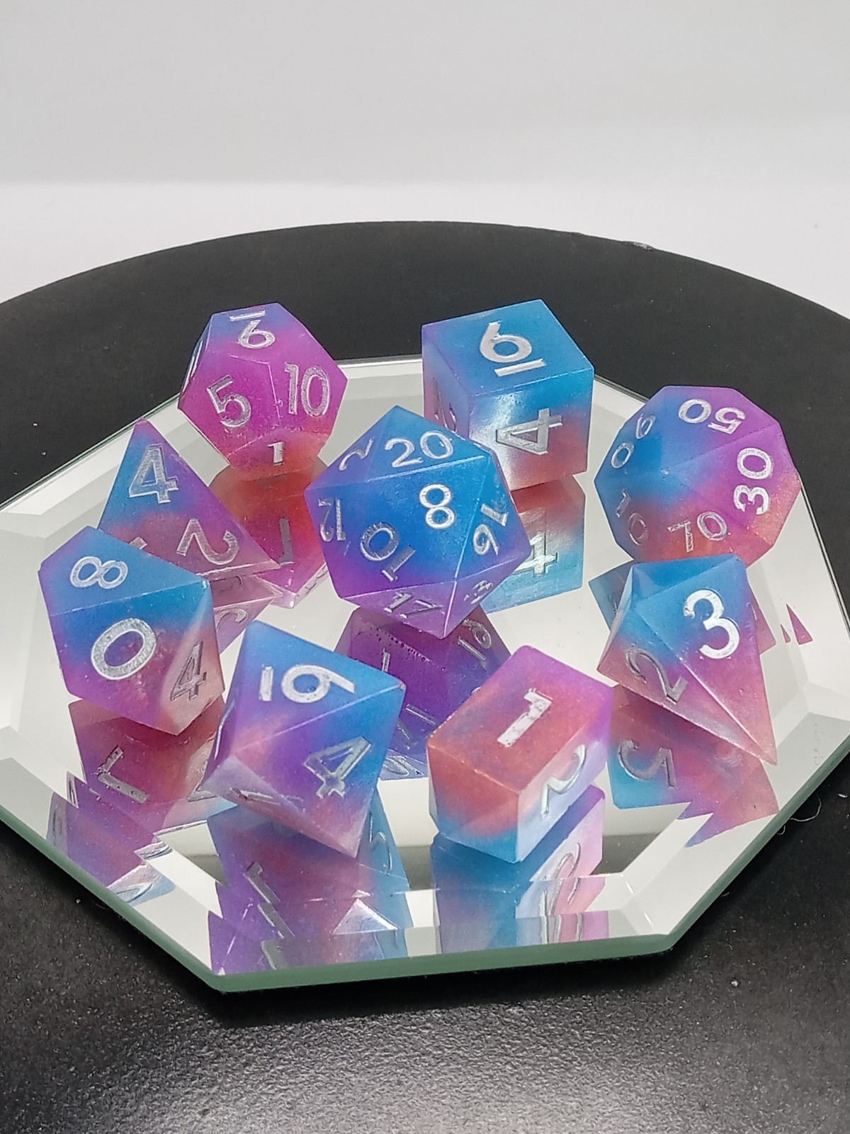 Handcrafted Resin 9 Pc Dice Set W/ Vault  Shroom Magical Luminescent G.I.D DND