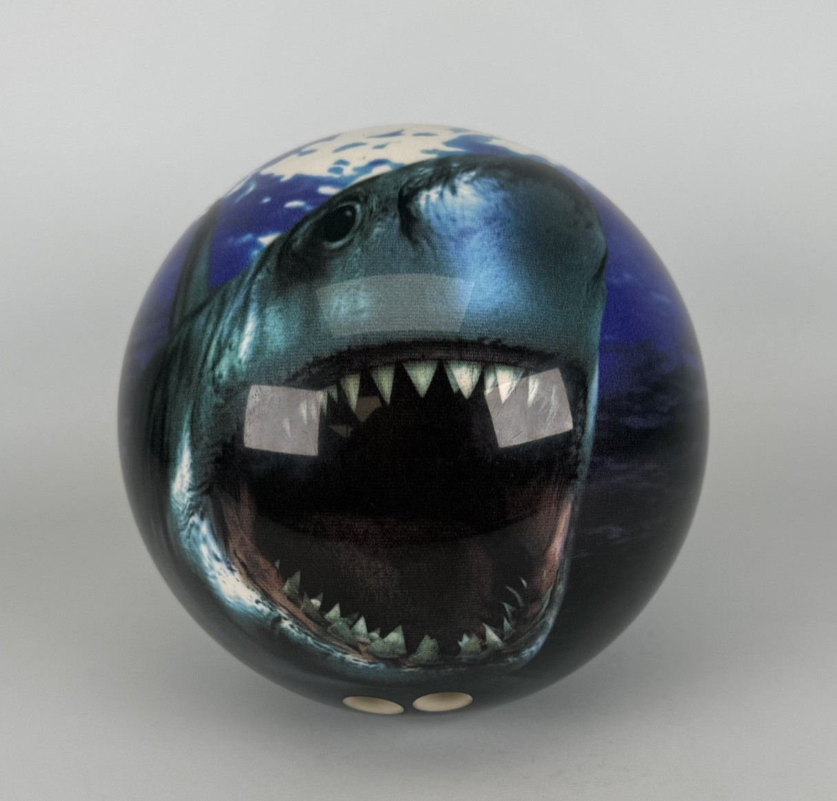 Brunswick Viz-A-Ball Shark Bowling Ball BGK51139 WEIGHS  8.5 LBS