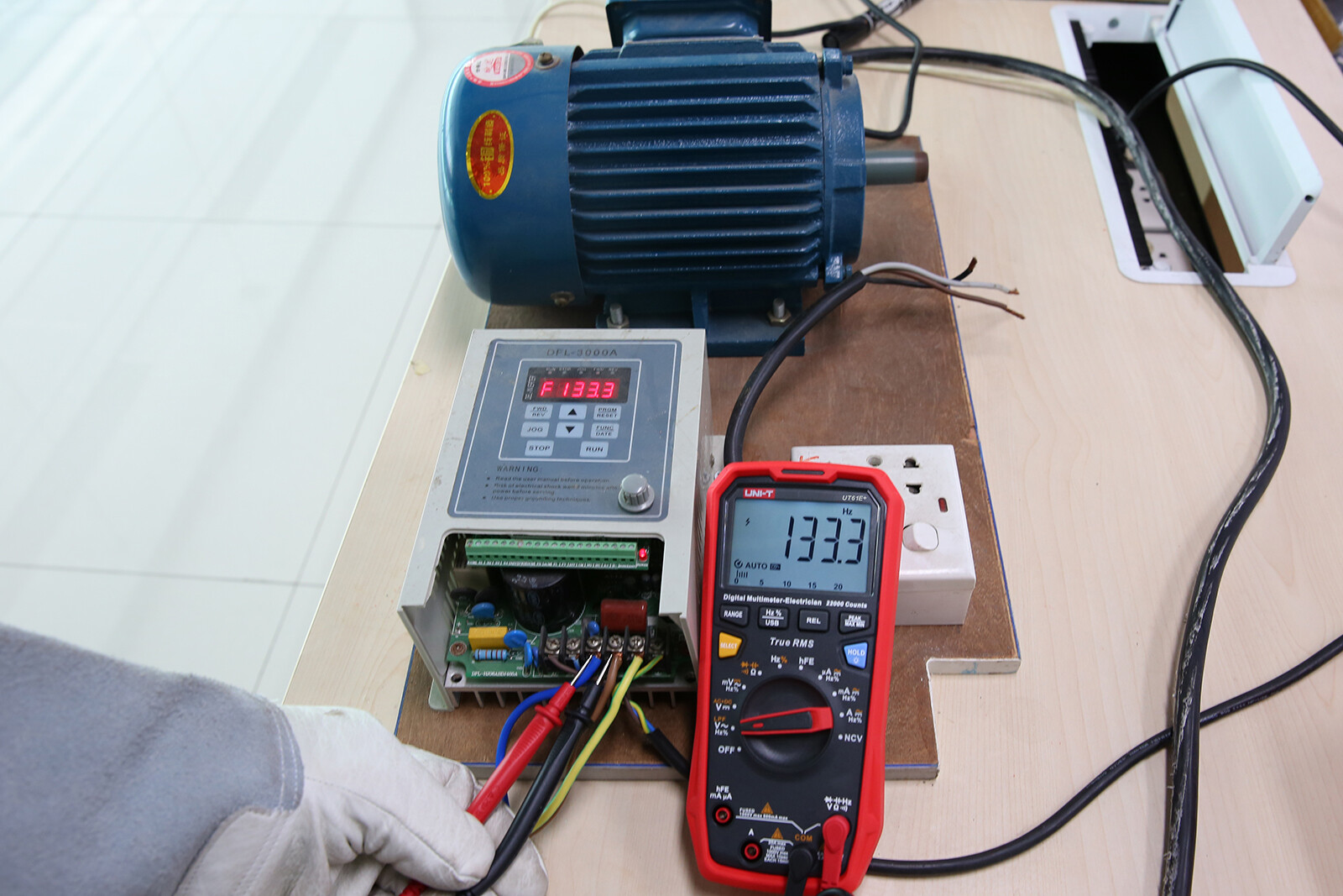 UNI-T UT61E+ 1000V True RMS Digital Multimeter USB Data hold/backlight✦Kd