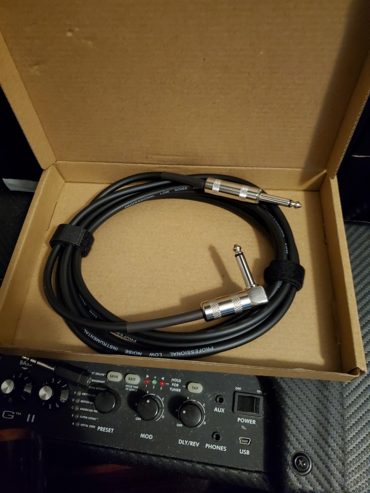 10 Ft Guitar/Instrument Cable 1/4 Inch (6.35mm) Straight to Right Angle