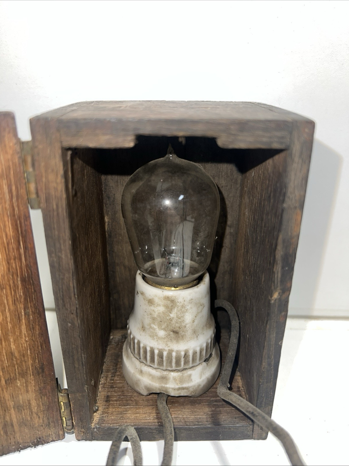 Antique 1920s Wooden Electrical Test Lamp – Porcelain Socket, Cloth Cord