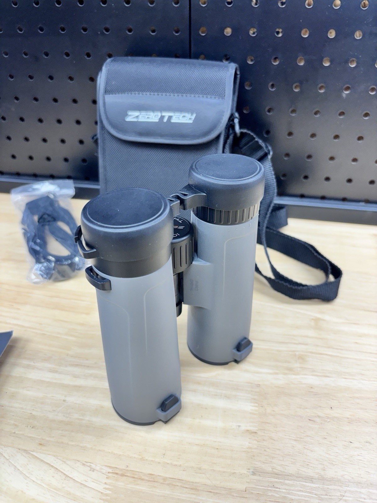 ZeroTech Thrive 10x42mm Binoculars TH1042 *NEW*