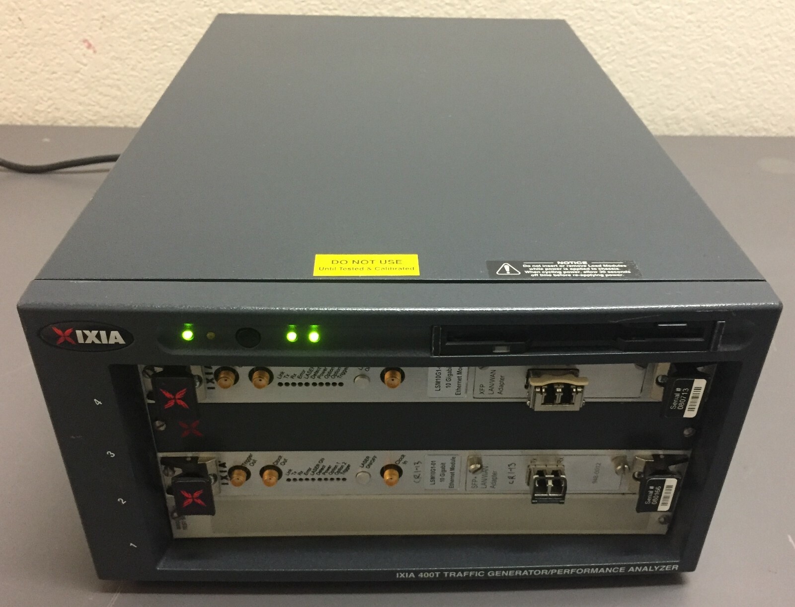 IXIA 870-0400-10 Rev. F, Traffic Generator /Performance Analyzer w/2 Modules