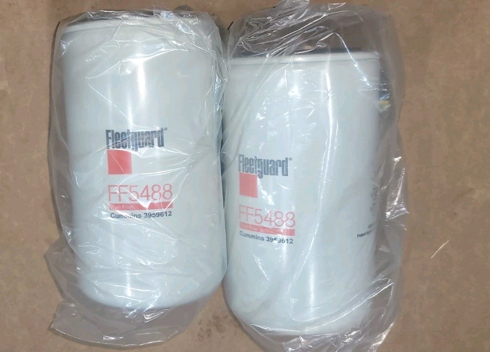 Genuine Fleetguard FF5488 Fuel Filter (2 PACK ) Cummins 3959612