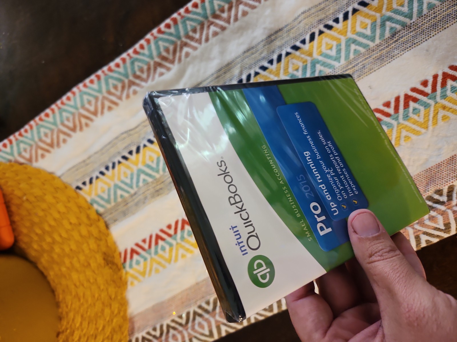 Intuit QuickBooks Pro Desktop 2015 Windows Small Business Accounting Software